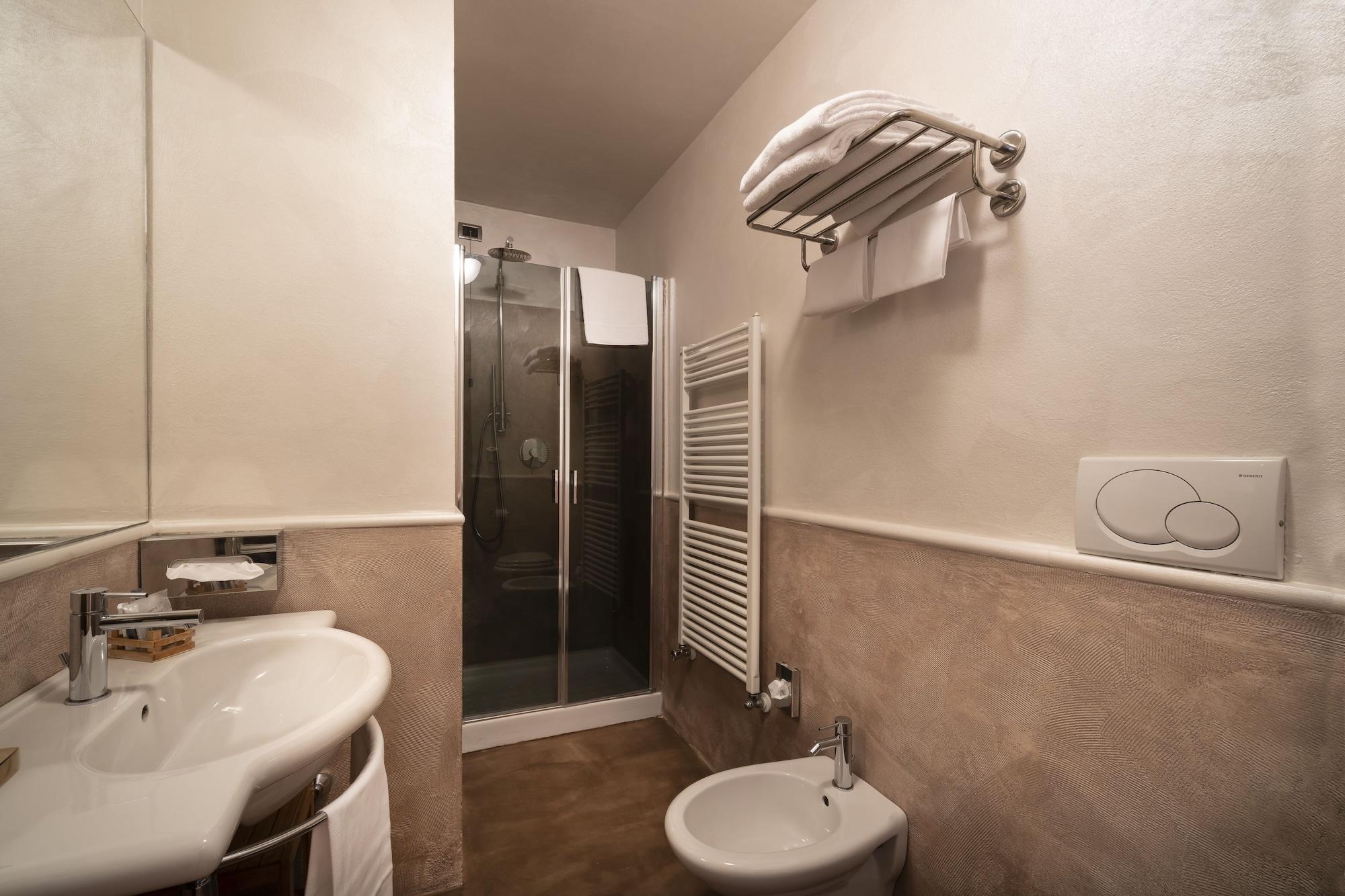 Deluxe Double or Twin Room City View