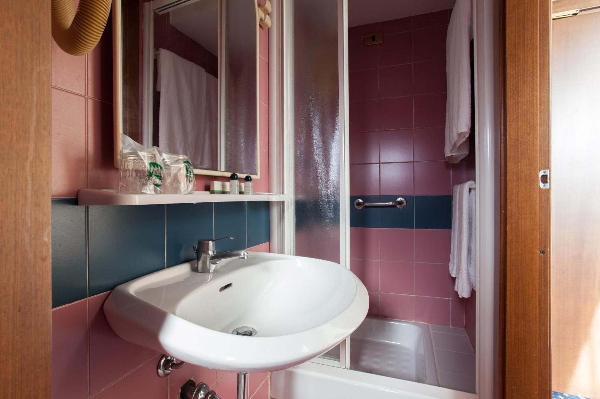 Single Room Kitchenette