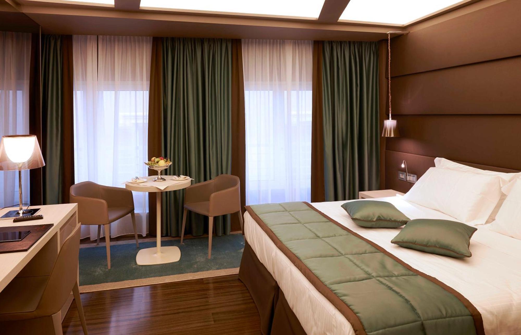 Deluxe King Room