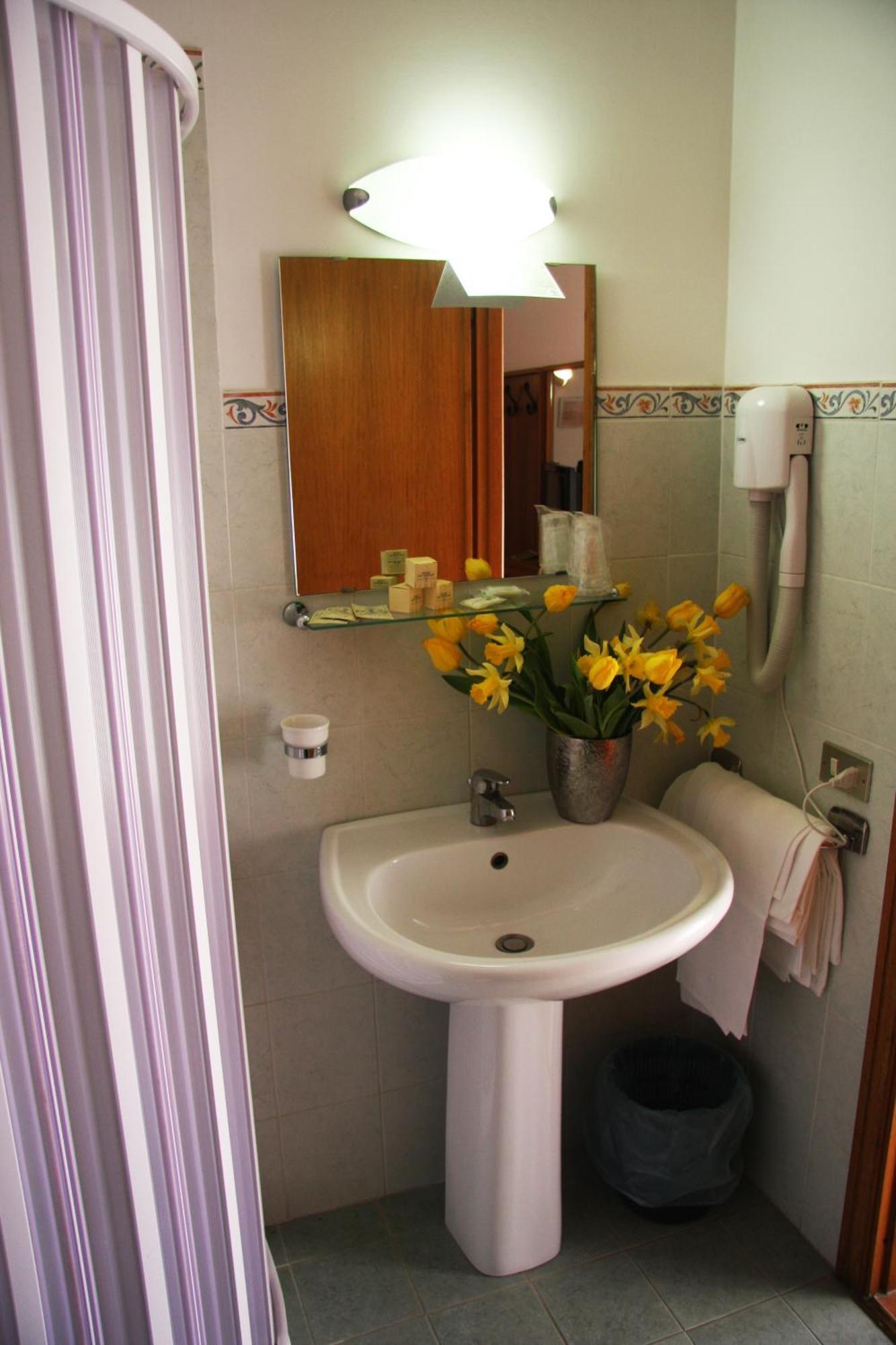 Single Room,1216222465:JPEG
