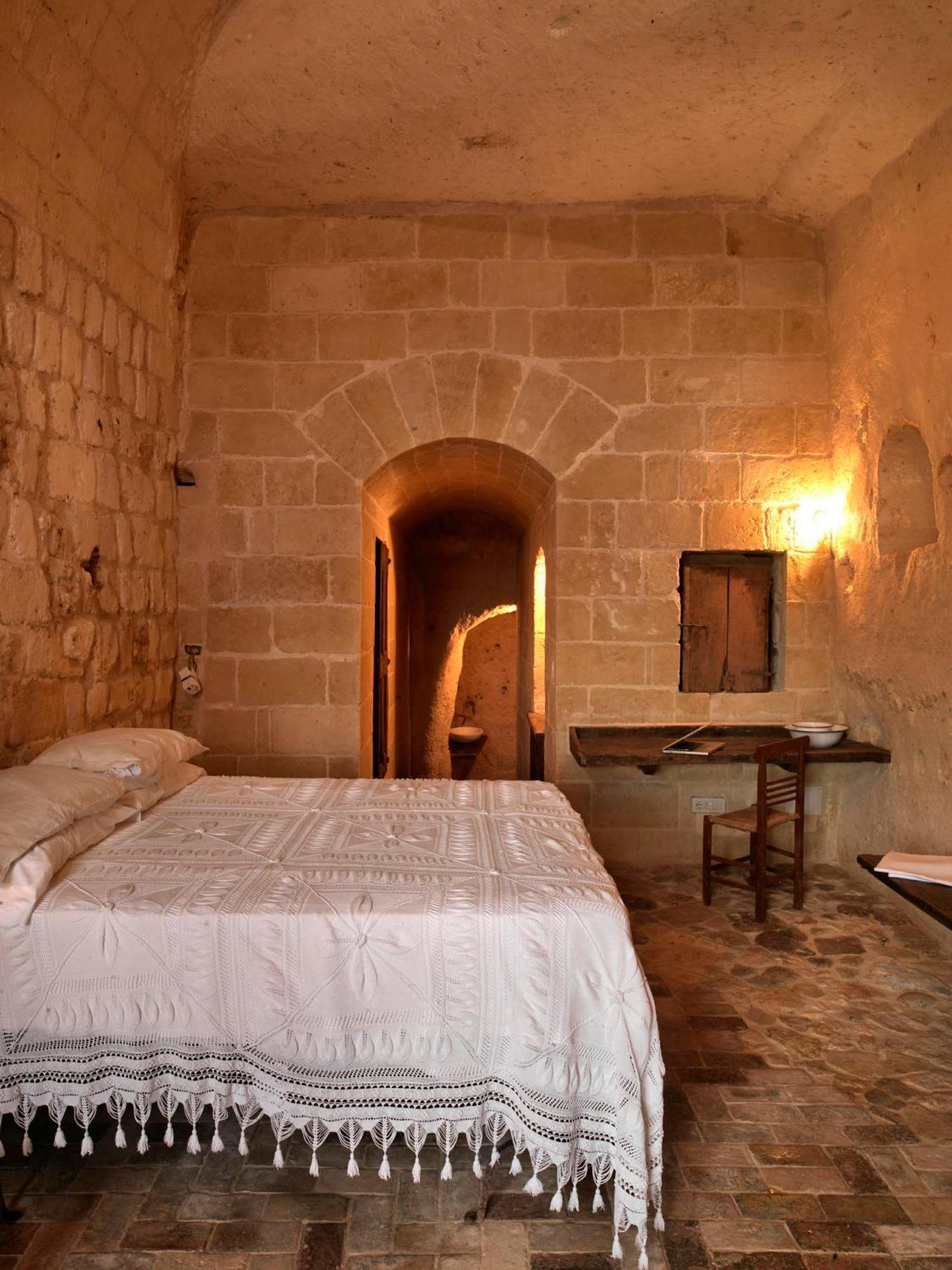 Classic Room Cave