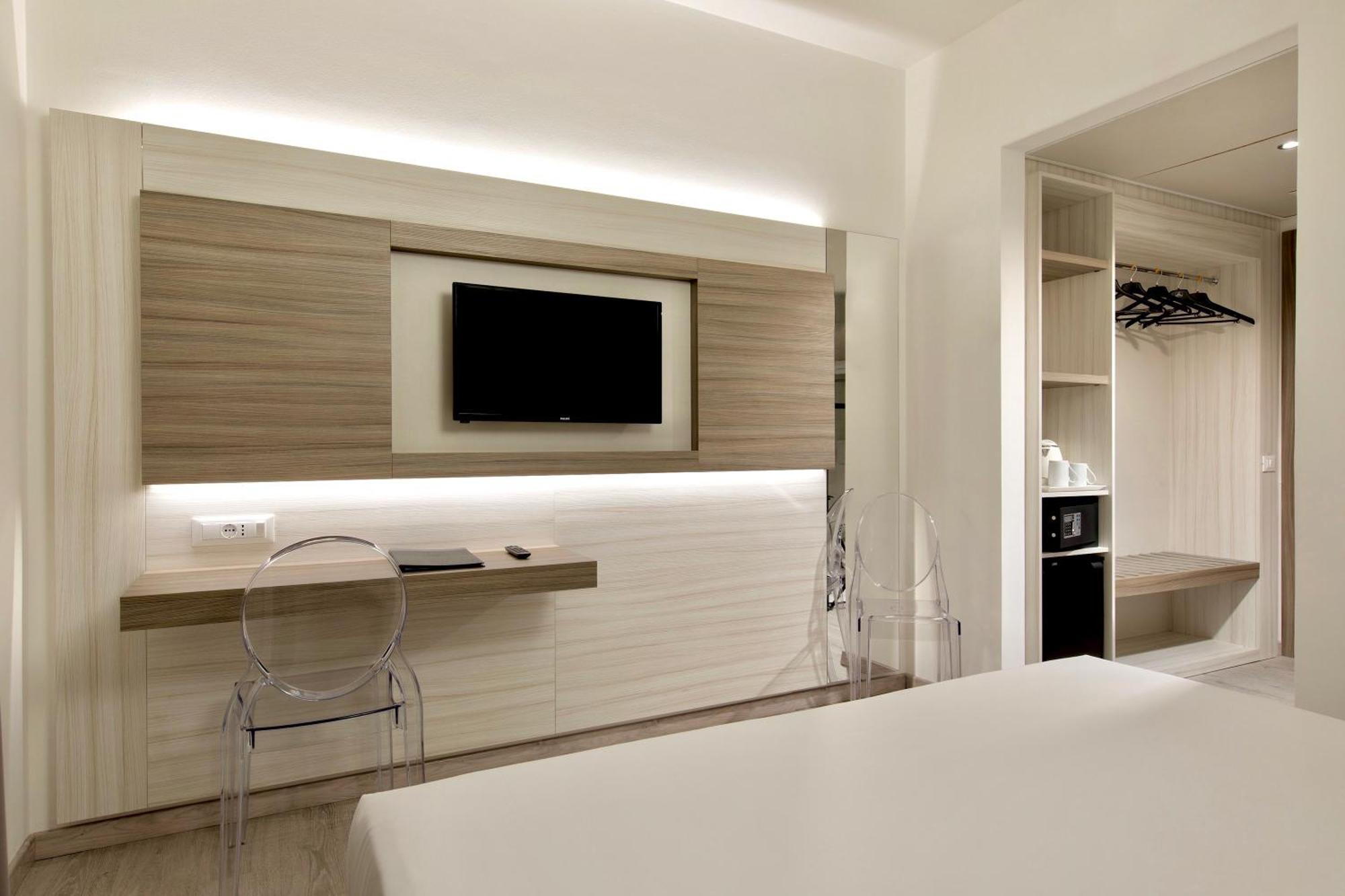 Comfort Queen Room
