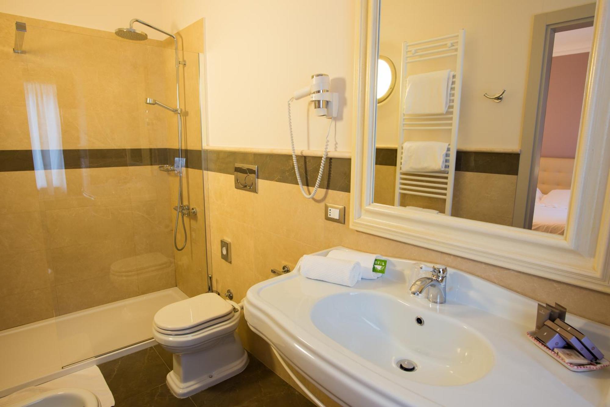 Deluxe Double Room Spa Access