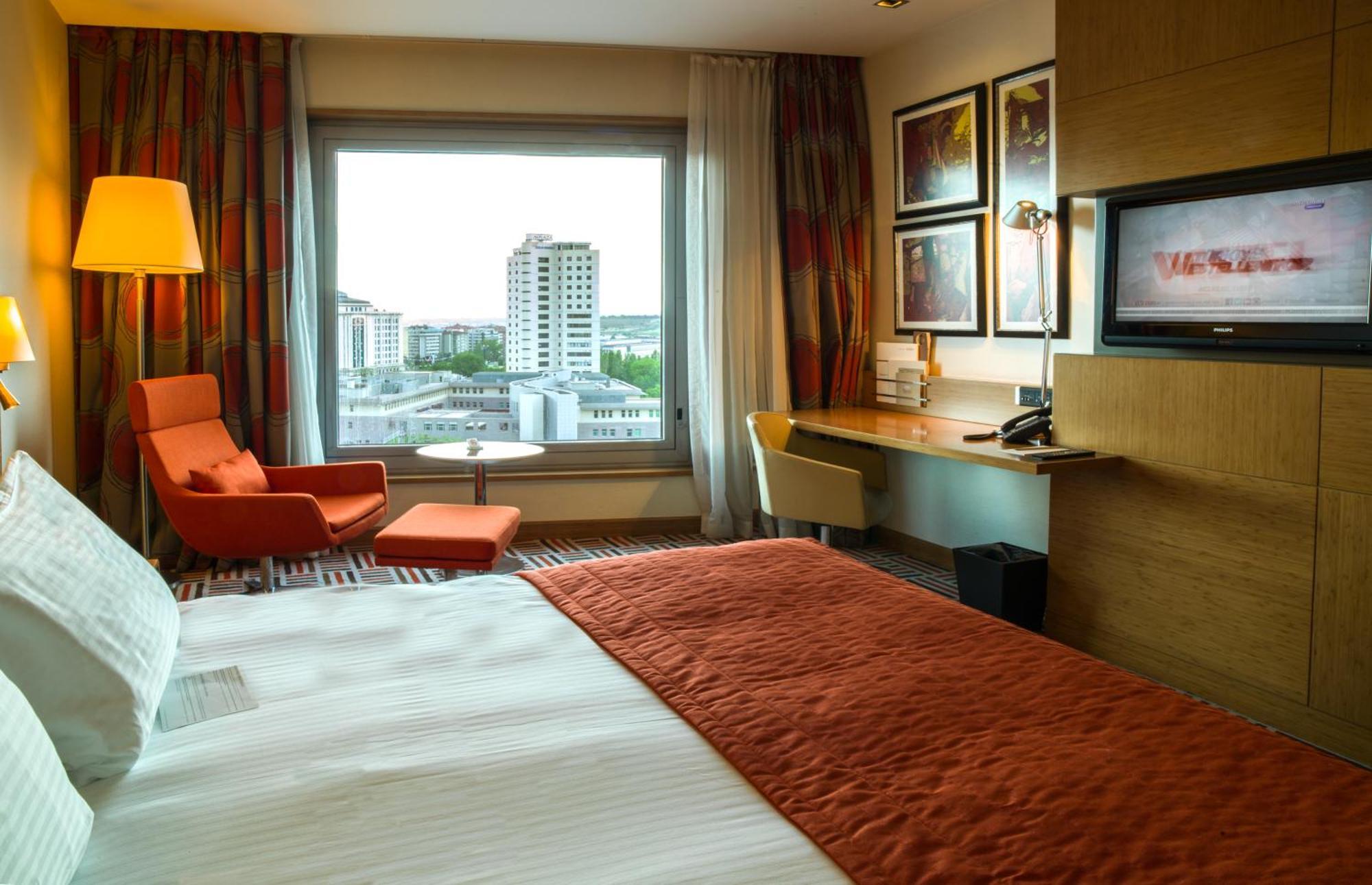 Deluxe King Room