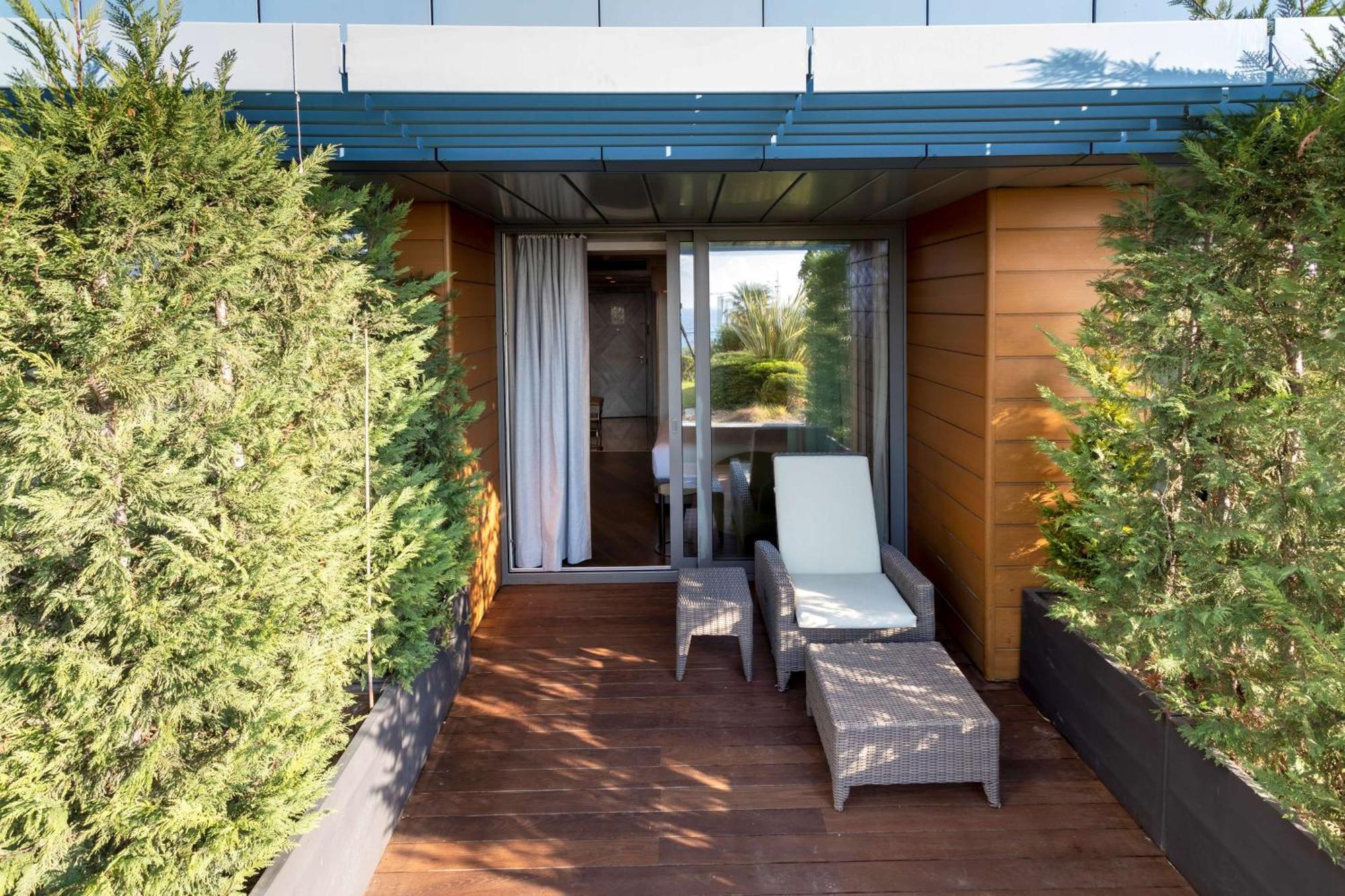 Premium Room Balcony Garden View