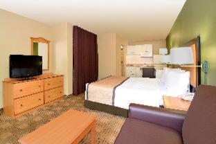 Deluxe Studio 1 King Bed Non-Smoking