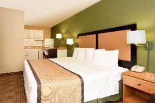 Deluxe Studio 1 King Bed Non-Smoking