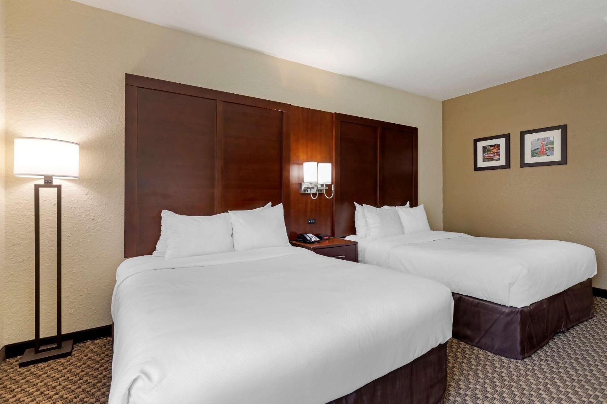 Queen Room Two Queen Beds Non-Smoking