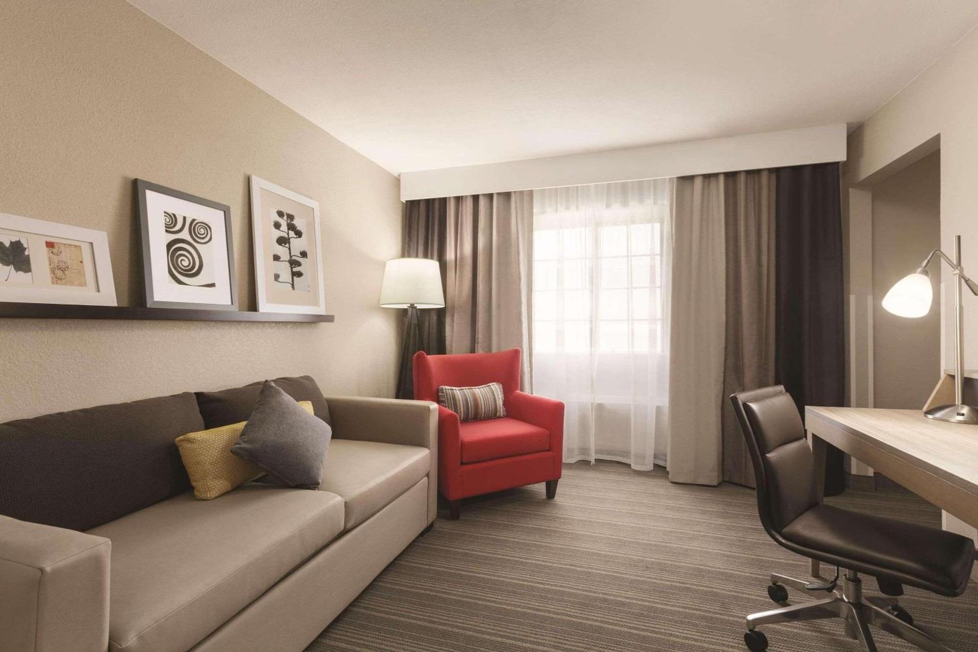 One-Bedroom King Suite Non-Smoking