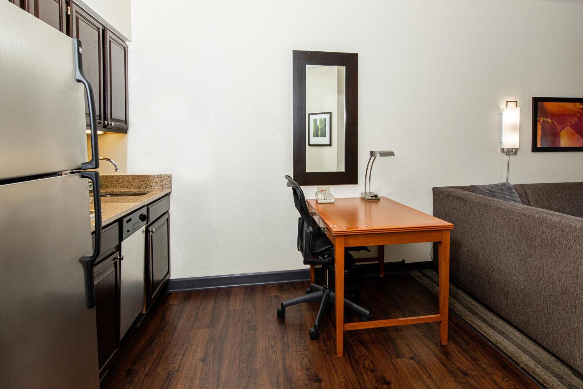 Queen Studio Suite