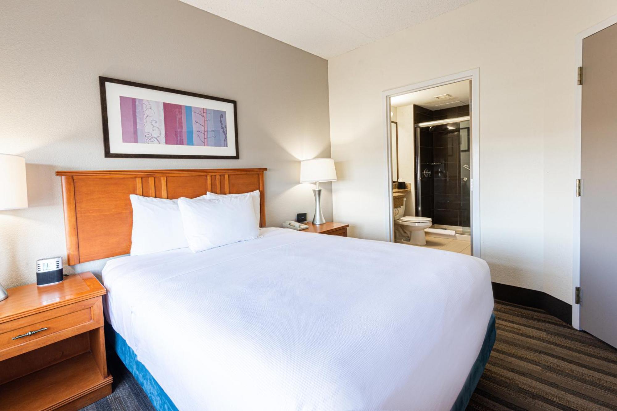 Two-Bedroom Queen Suite