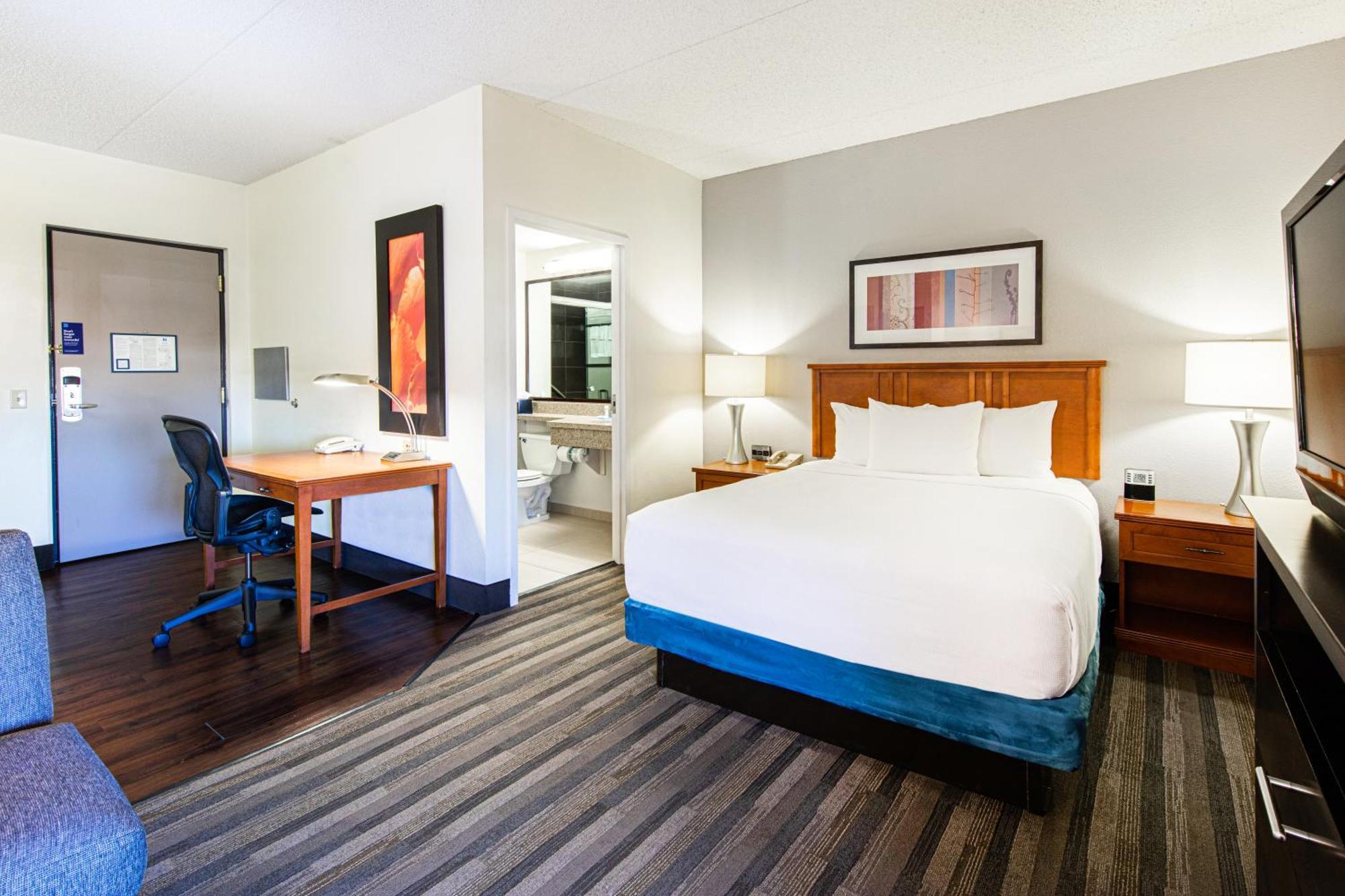 Queen Studio Suite