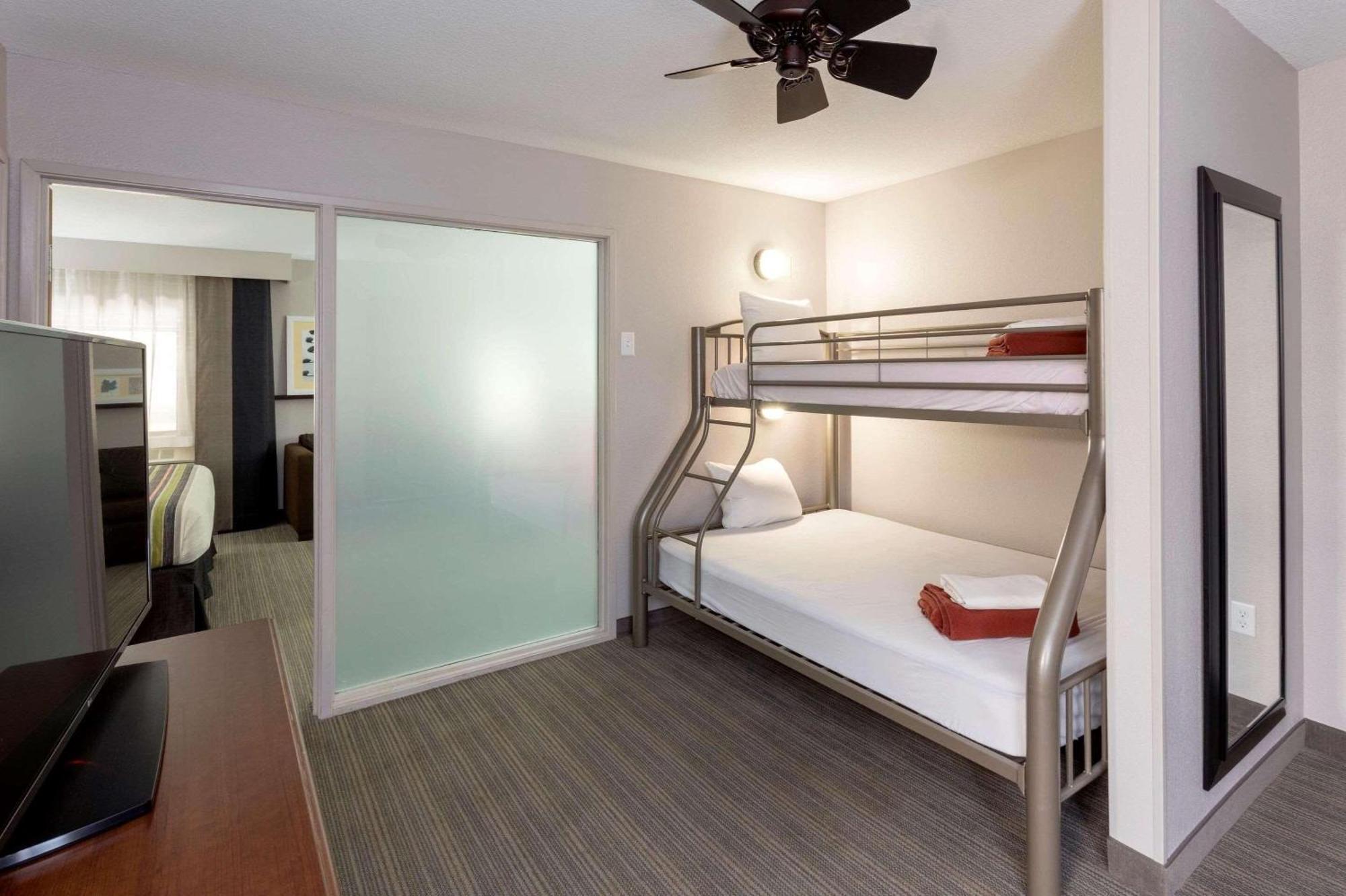One-Bedroom King Suite Bunk Beds