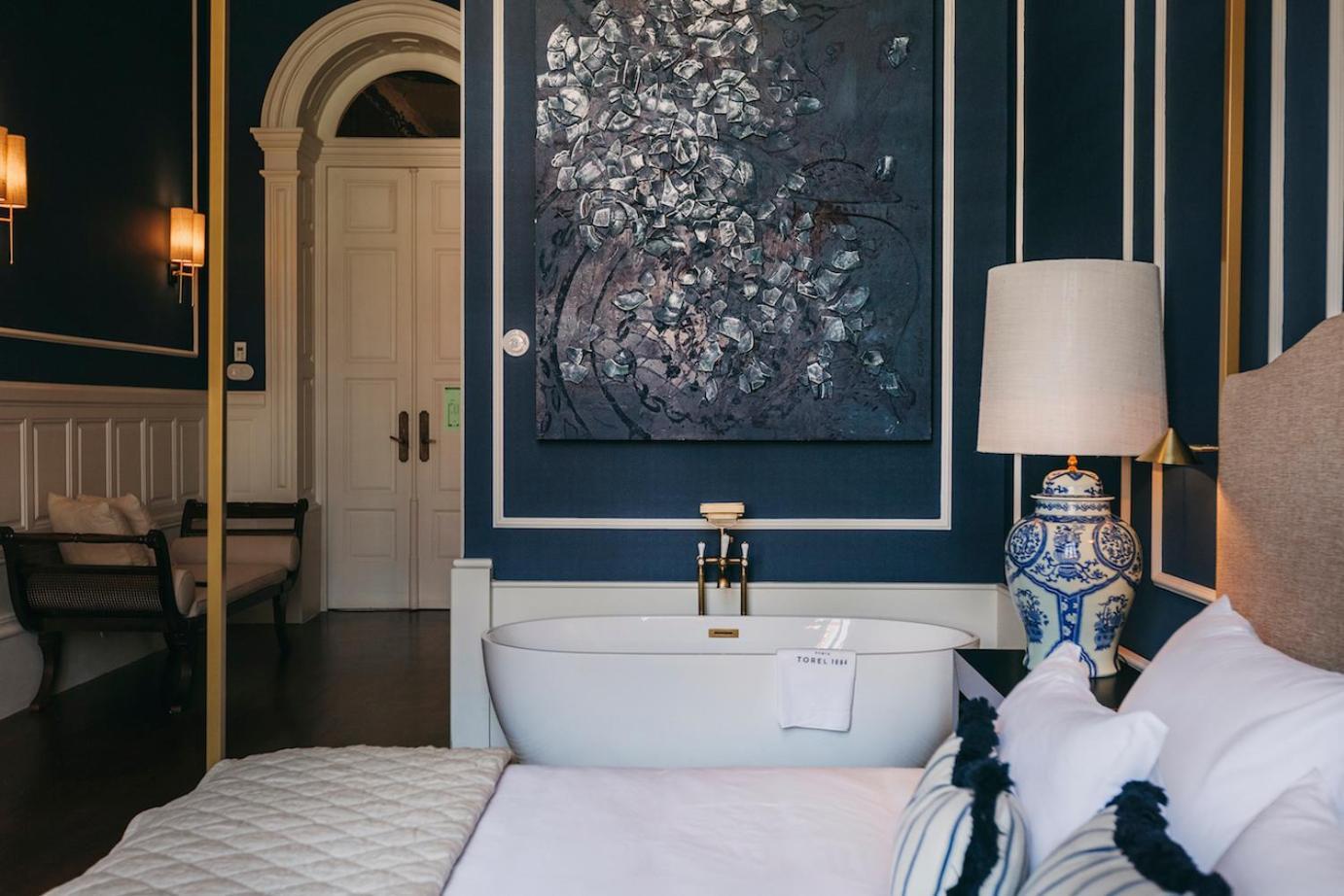 Deluxe Double Room Bath