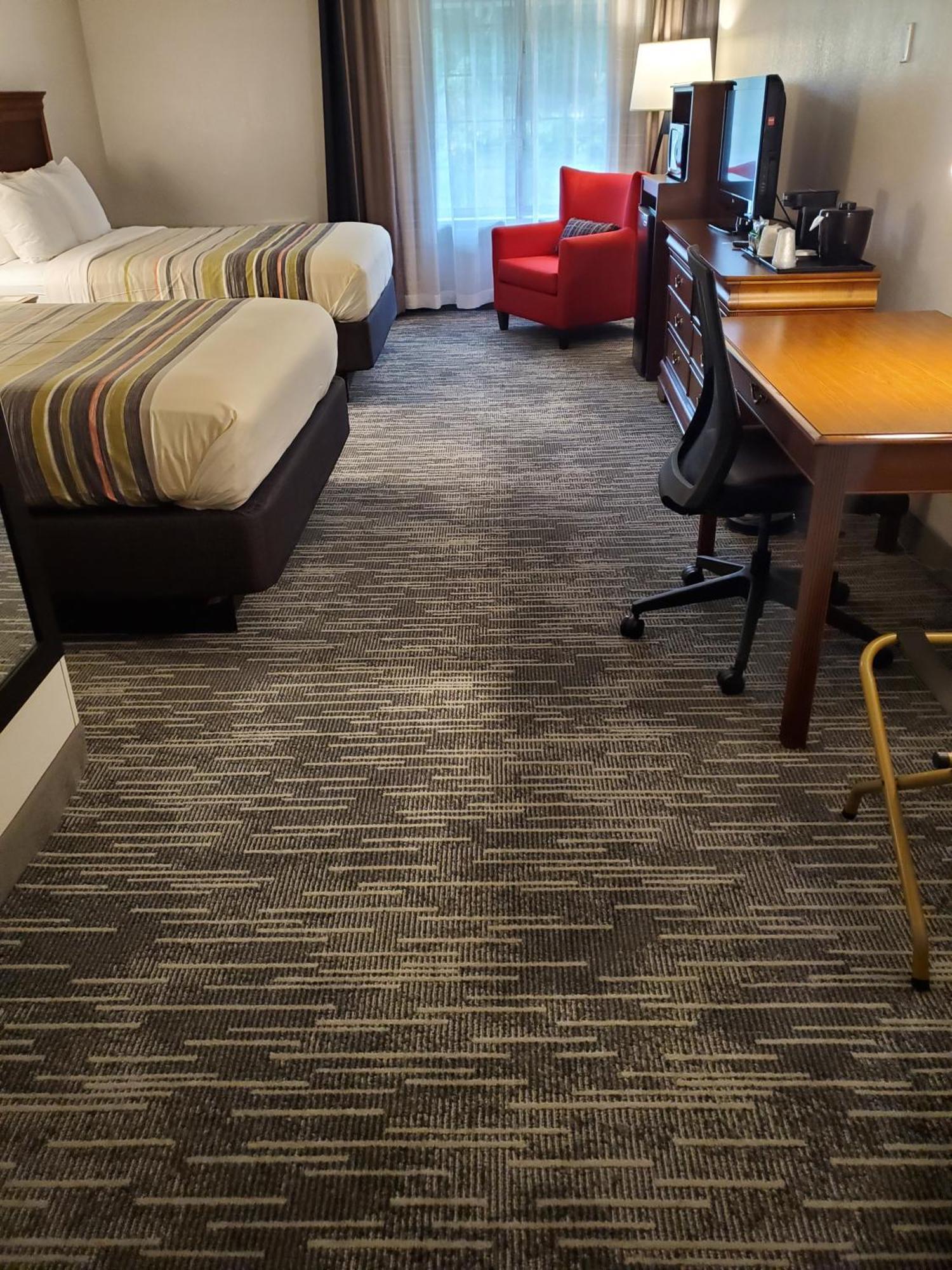 Queen Room with Two Queen Beds - Pet Friendly