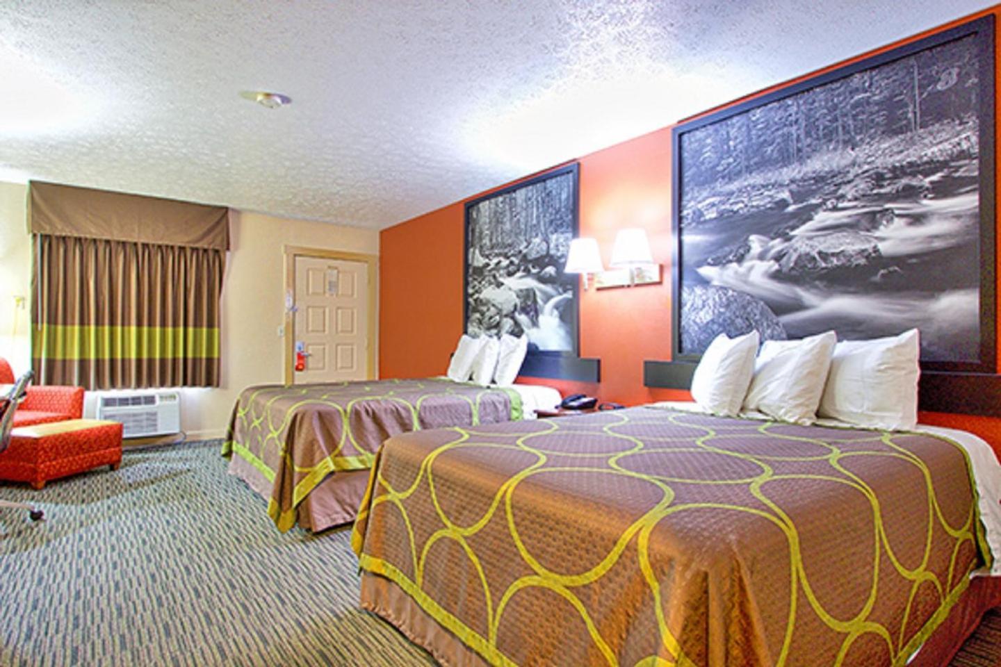 Queen Room Two Queen Beds Non-Smoking