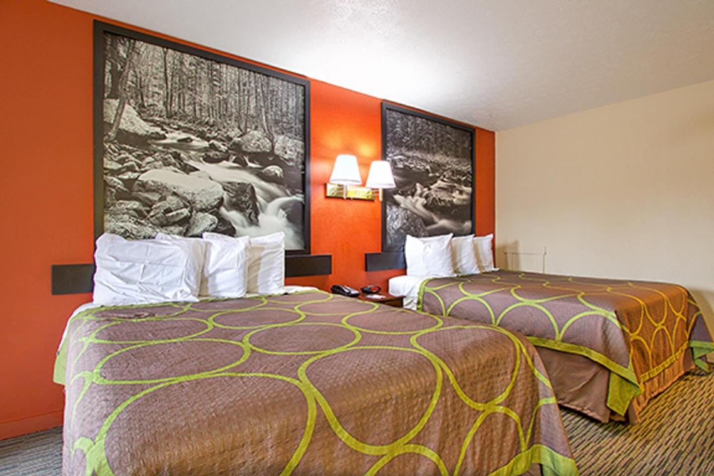 Queen Room Two Queen Beds Non-Smoking