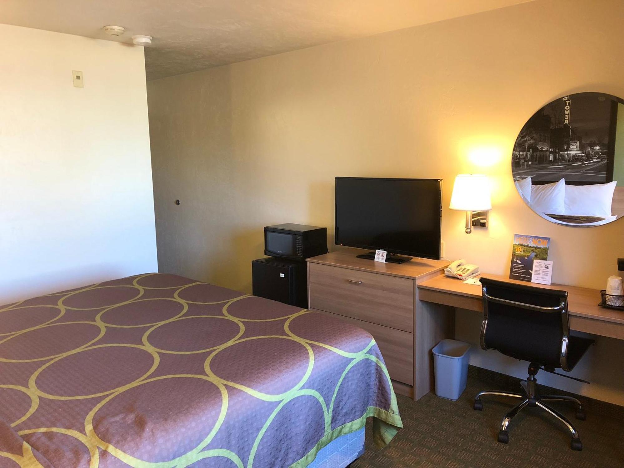 King Room - Non-Smoking