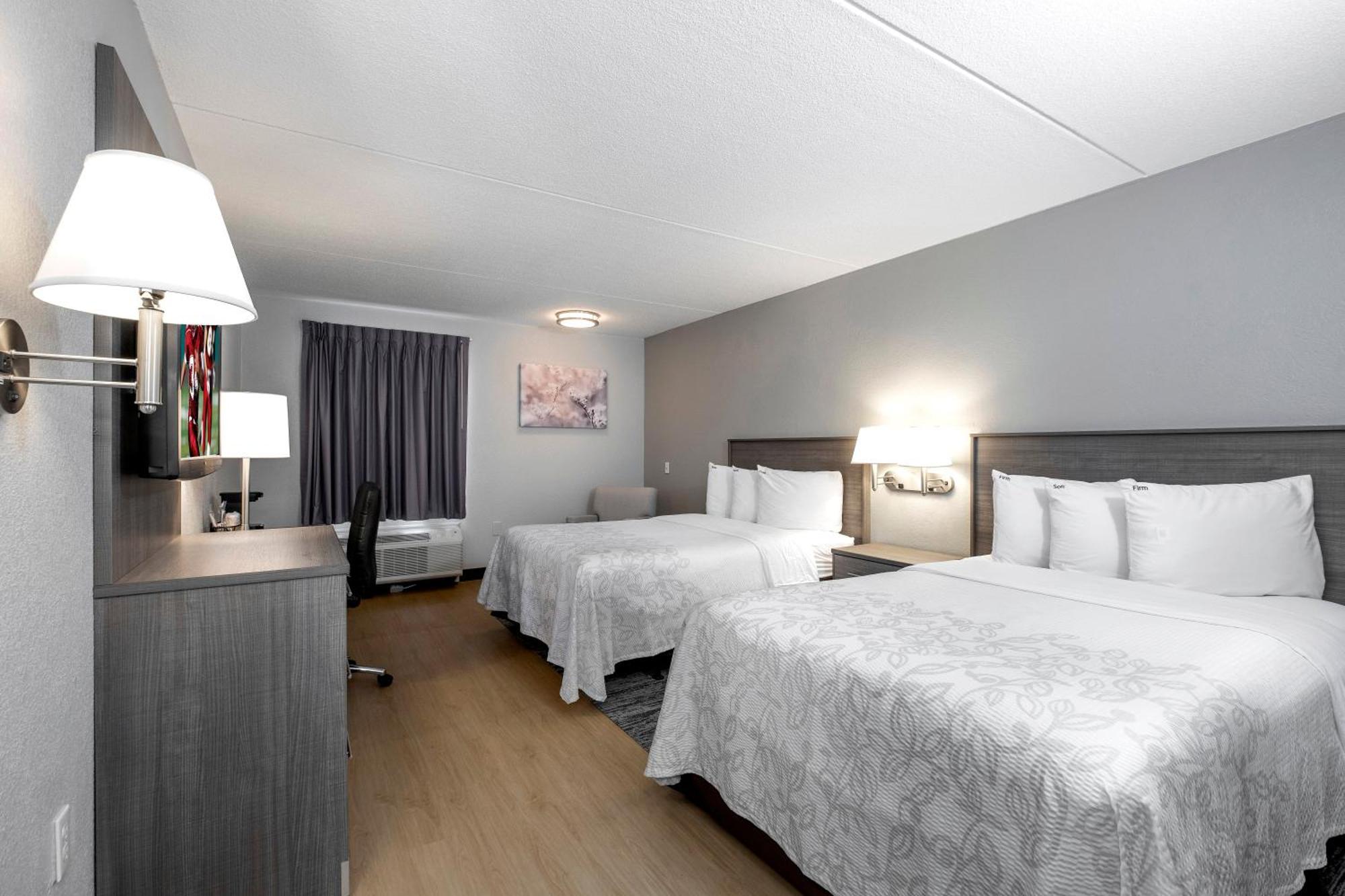 Deluxe Room with Two Double Beds Poolside Smoke Free