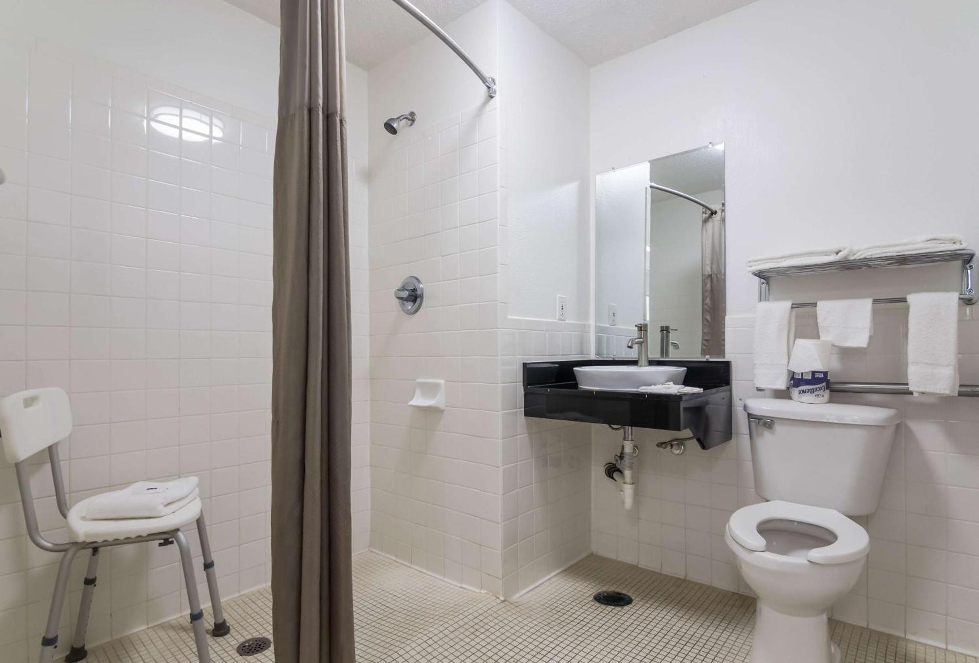 Queen Room Disability Access Roll Shower