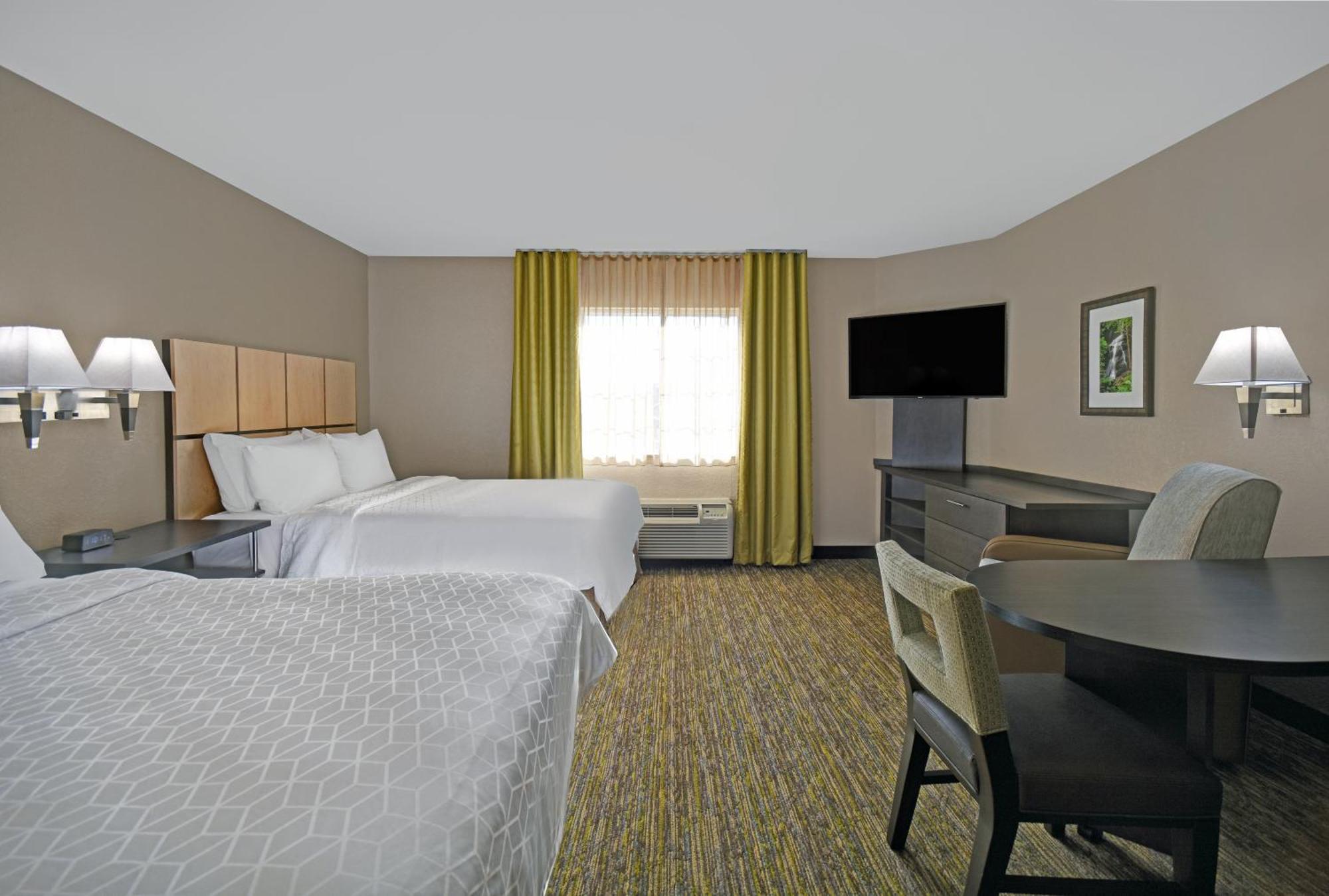 Queen Studio Suite Two Queen Beds Disability Access or Non-Smoking,1218610078:JPEG