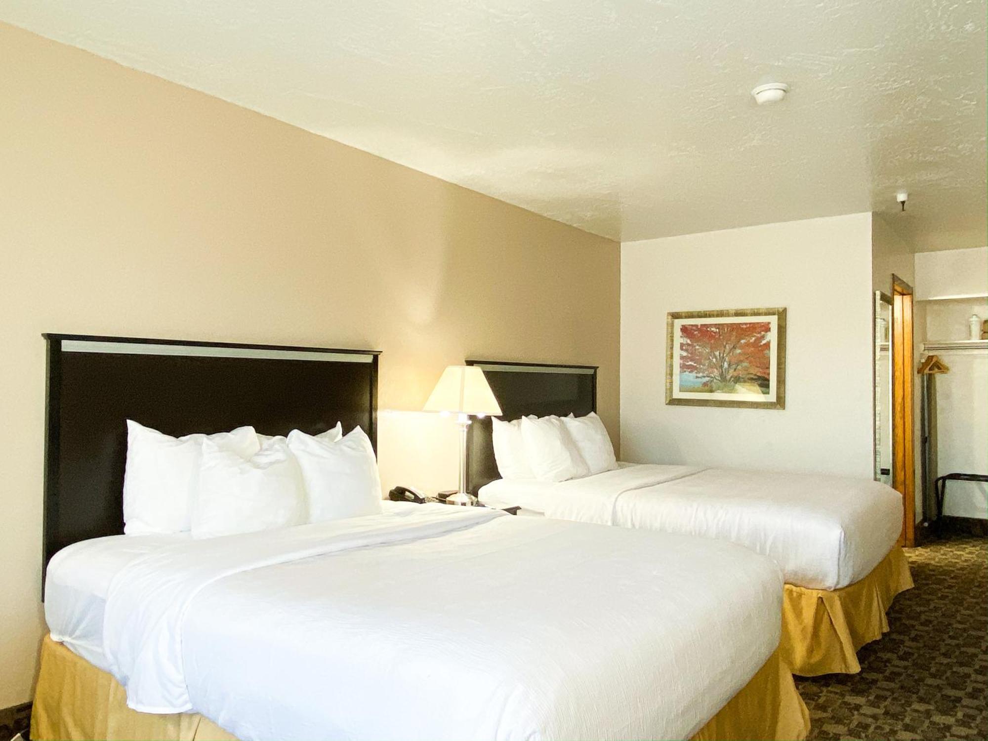 Queen Room Two Queen Beds
