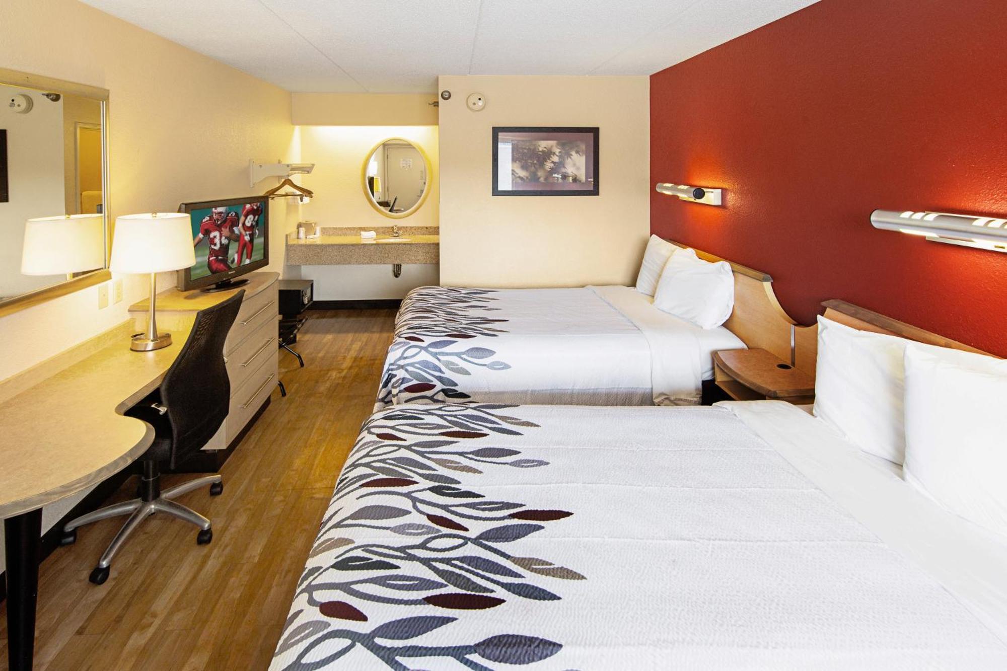 Deluxe Room Two Double Beds Smoke
