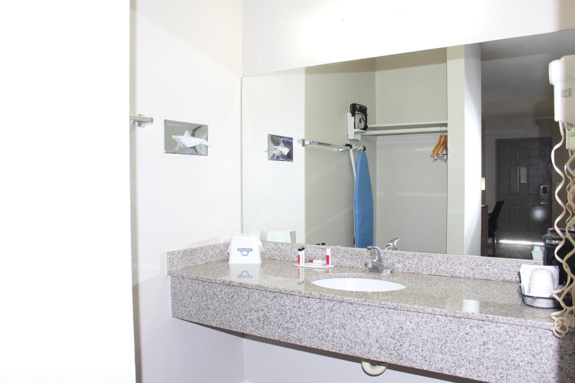 Suite with Two Queen Beds - Non-Smoking,1452375115:JPEG