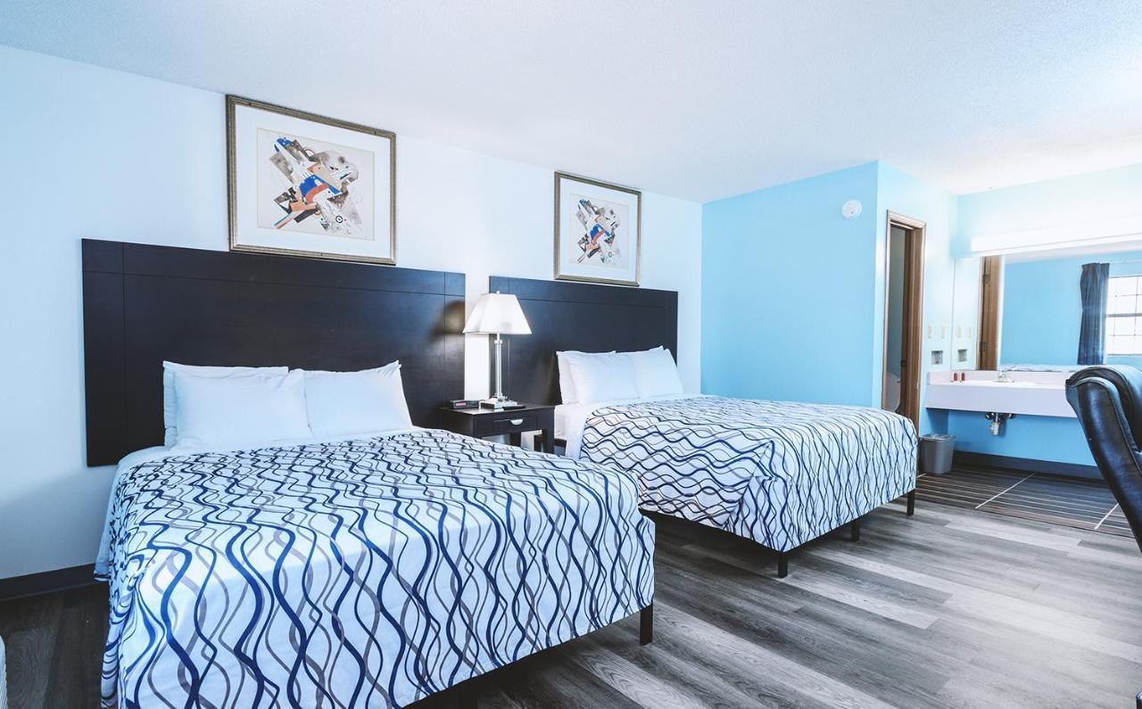 Queen Room with Two Queen Beds - Non-Smoking