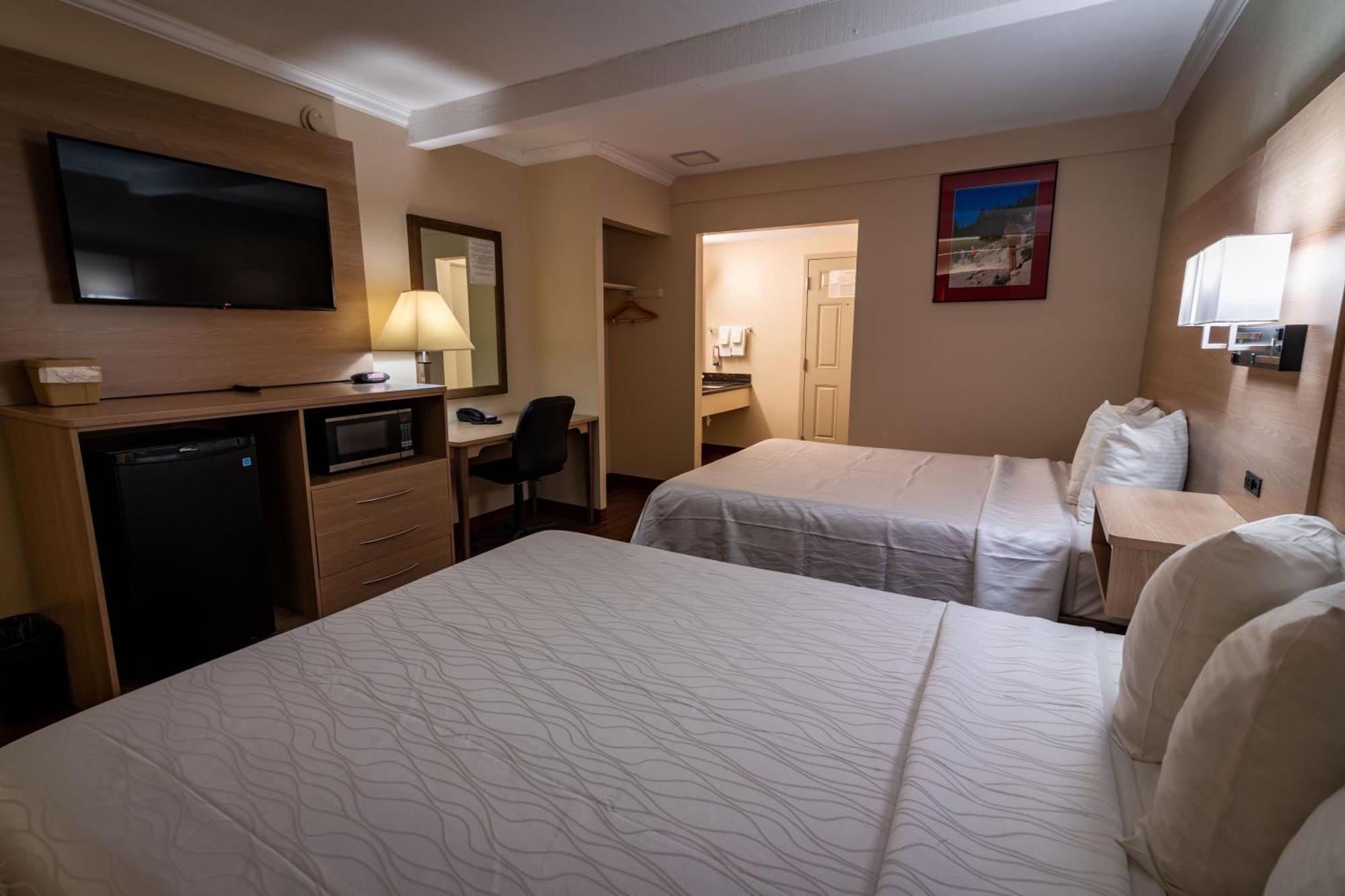 Quadruple Room Two Queen Beds Non Smoking