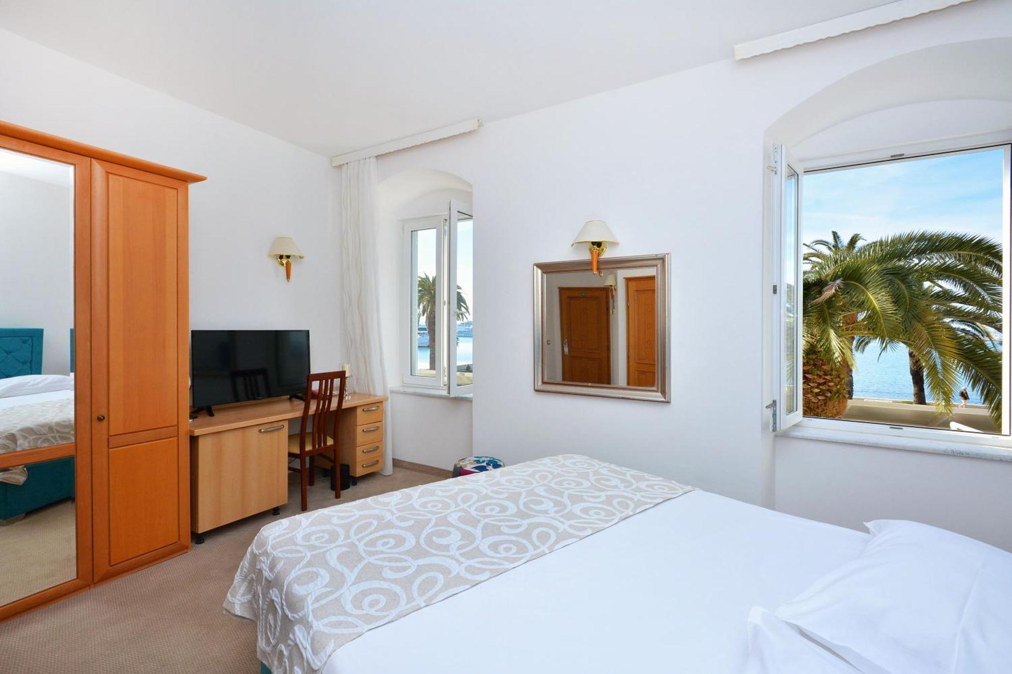 Superior Double Room with Sea View