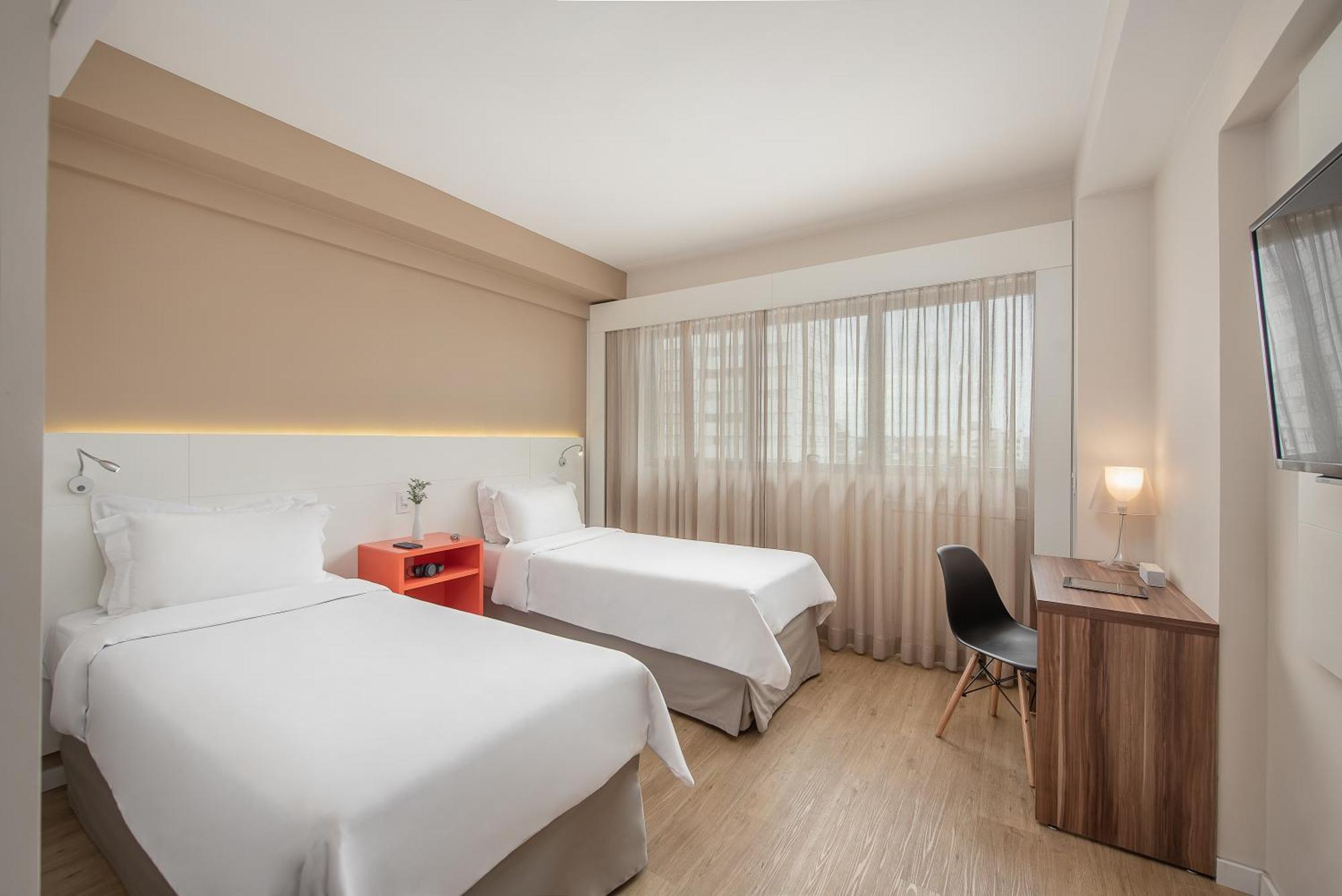 Standard Twin 2 Single Beds