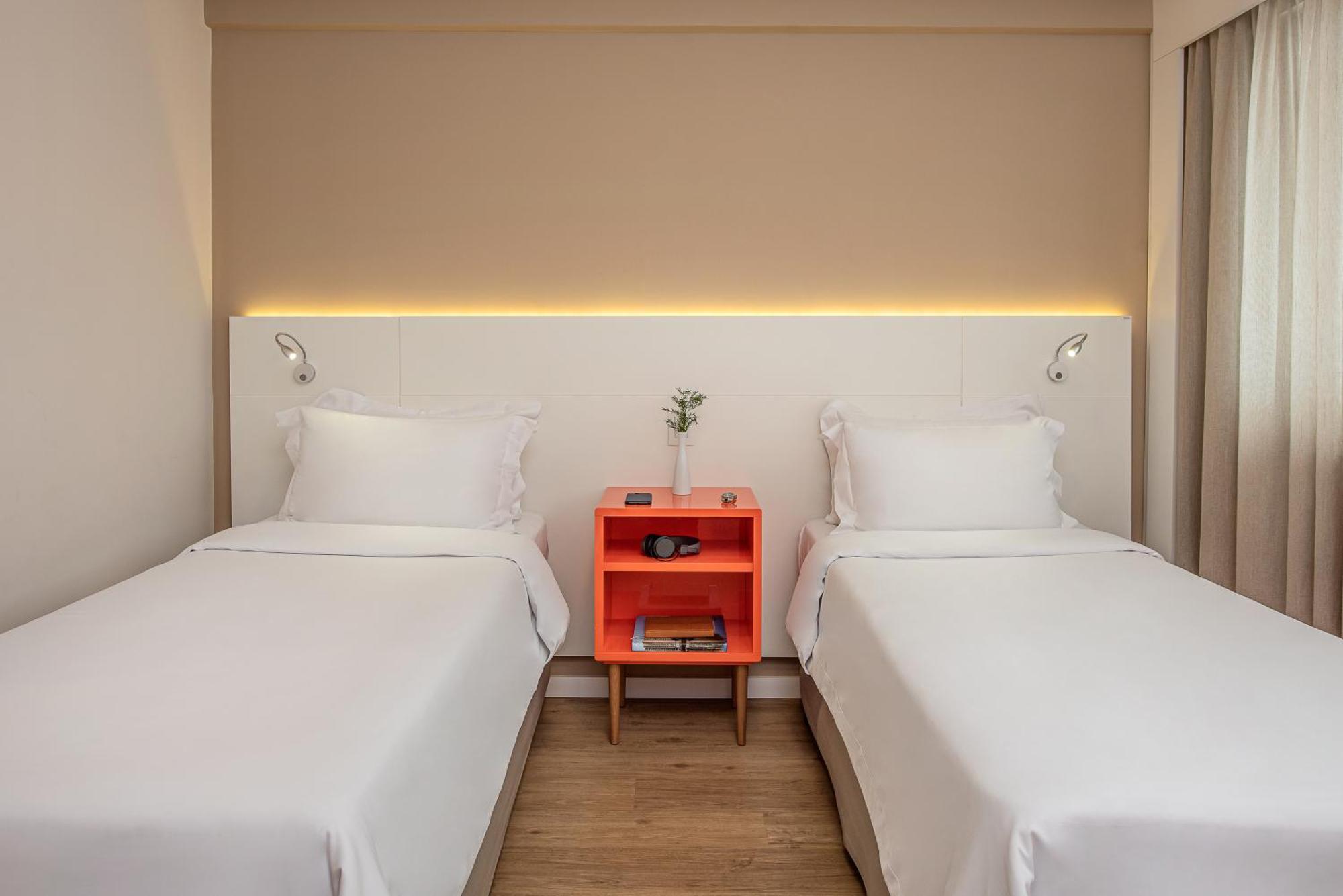 Standard Twin 2 Single Beds