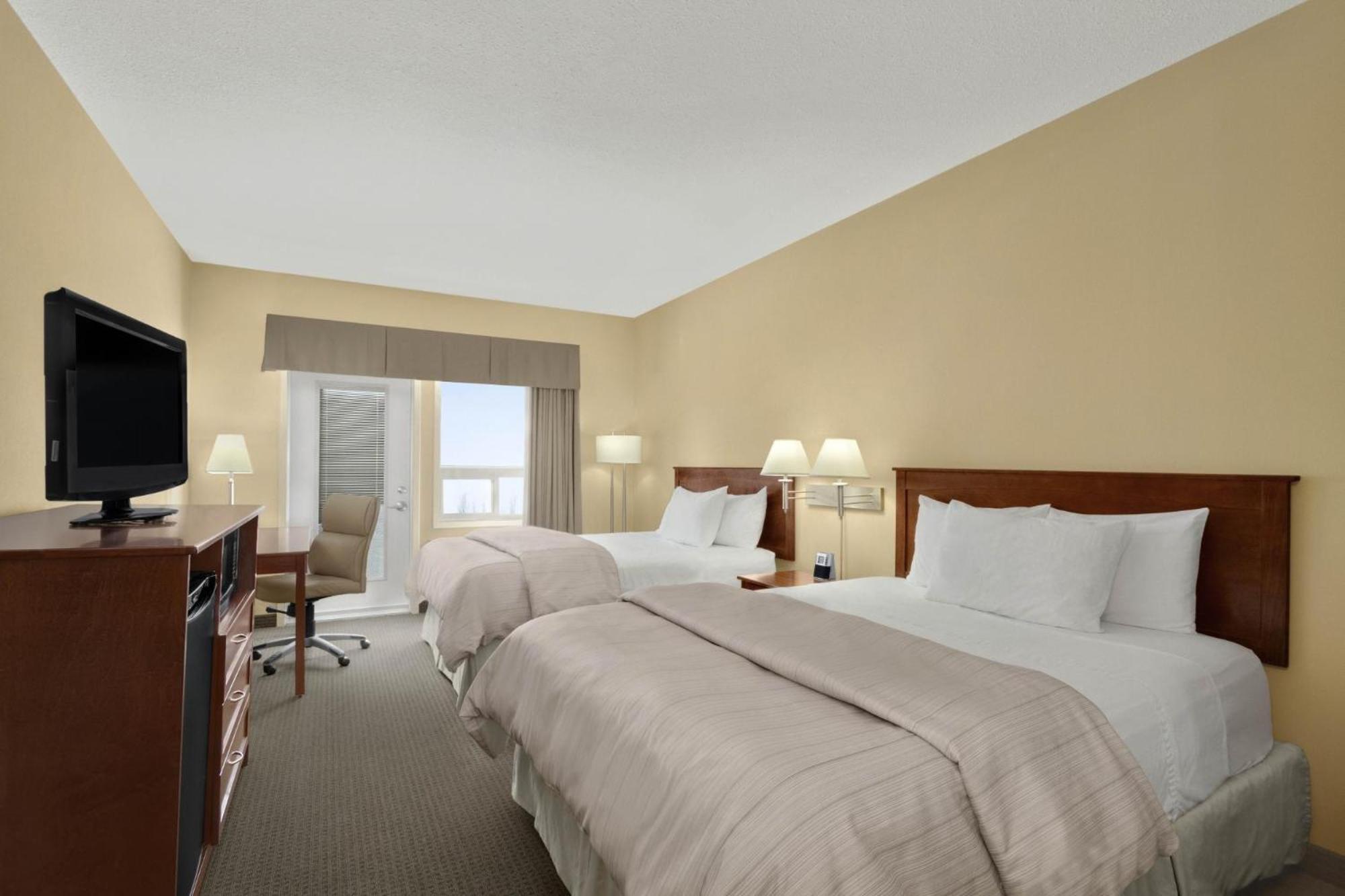 Queen Room Two Queen Beds Pet Friendly
