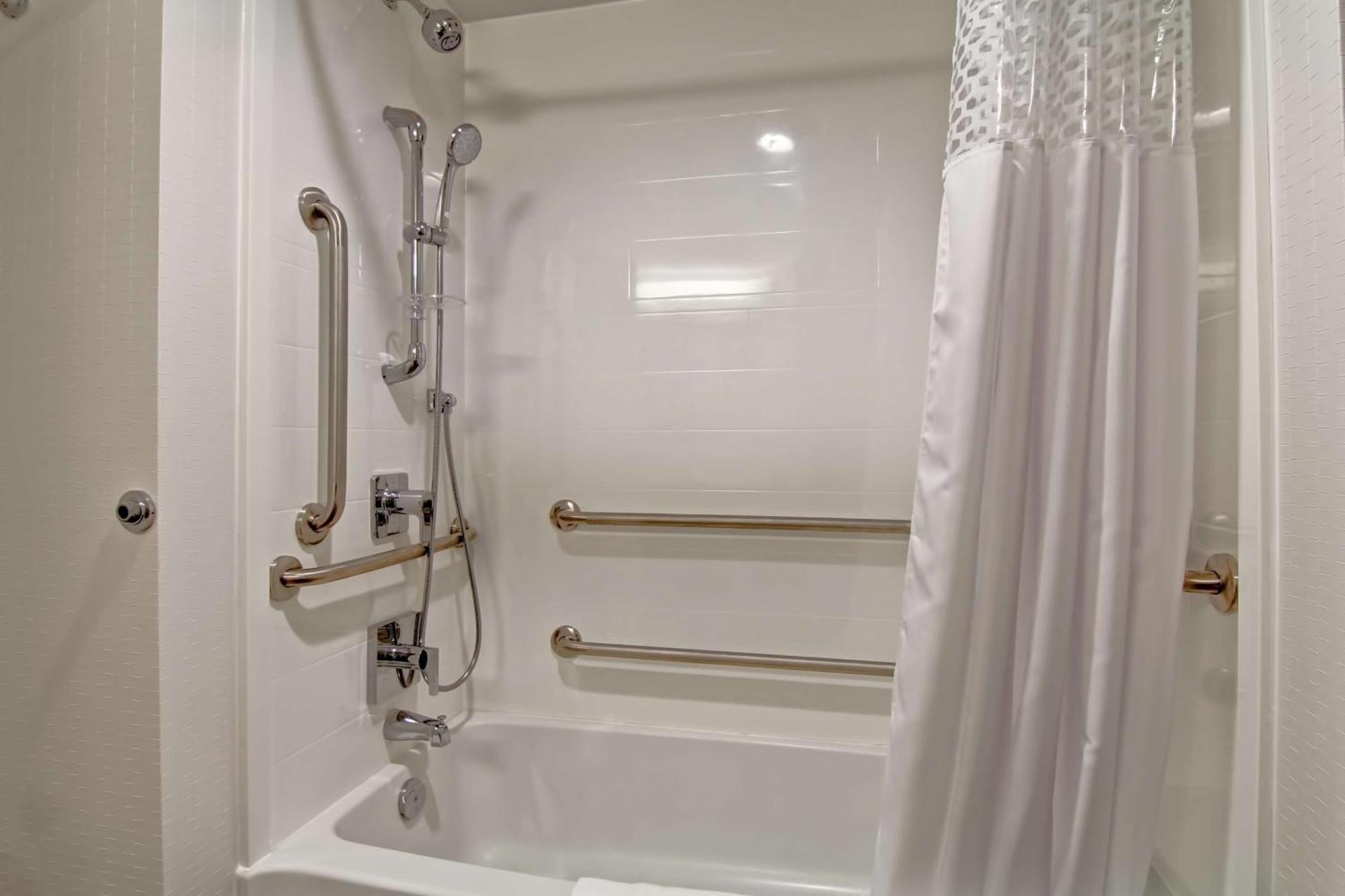 Queen Room Two Queen Beds Mobility Access or Non-Smoking