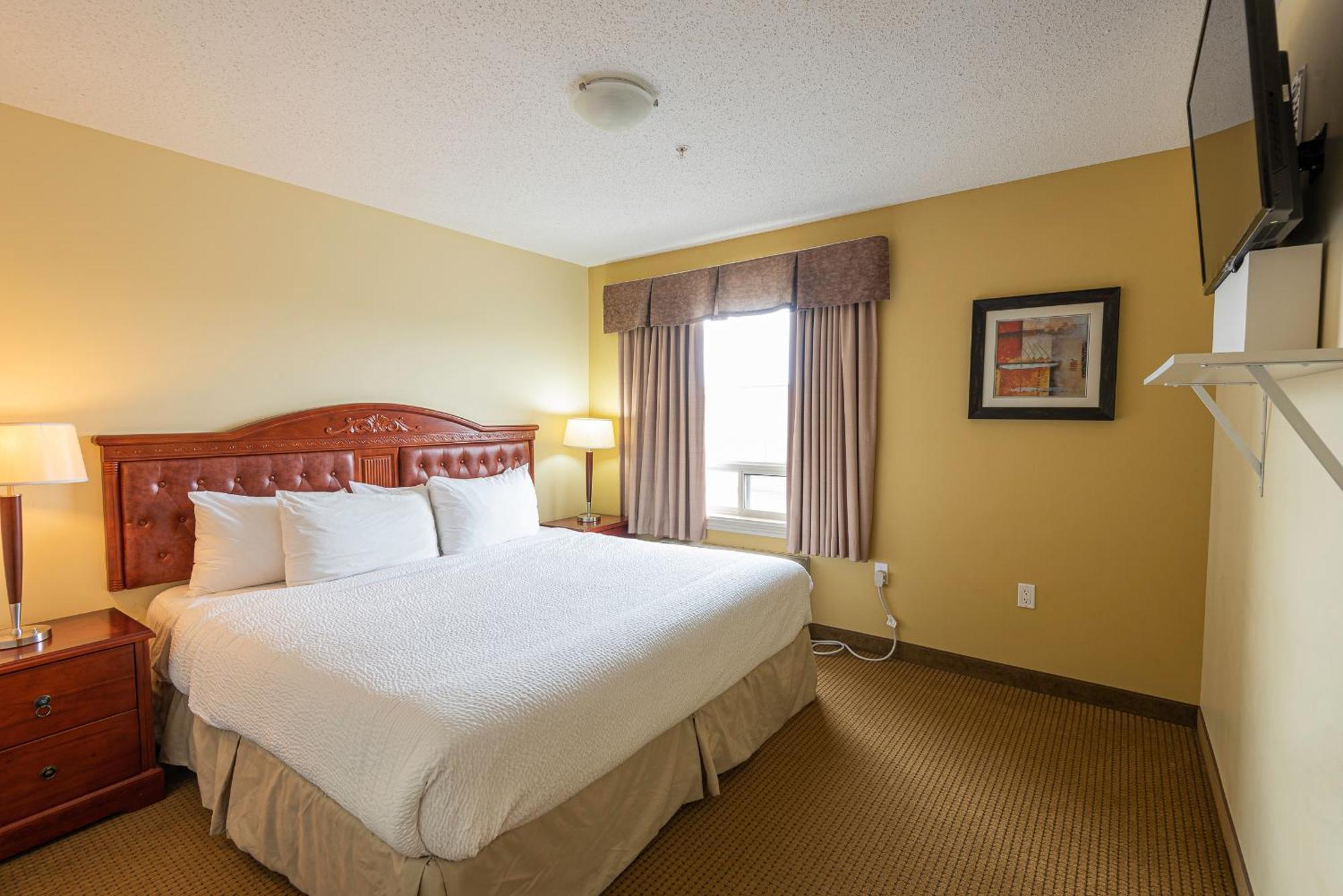 Deluxe Queen Studio with Two Queen Beds - Non-Smoking