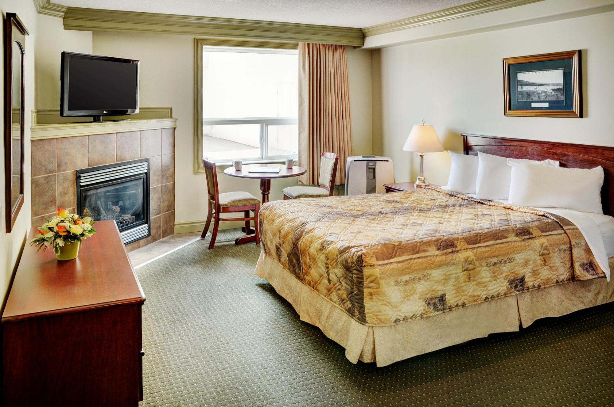 Standard Queen Room