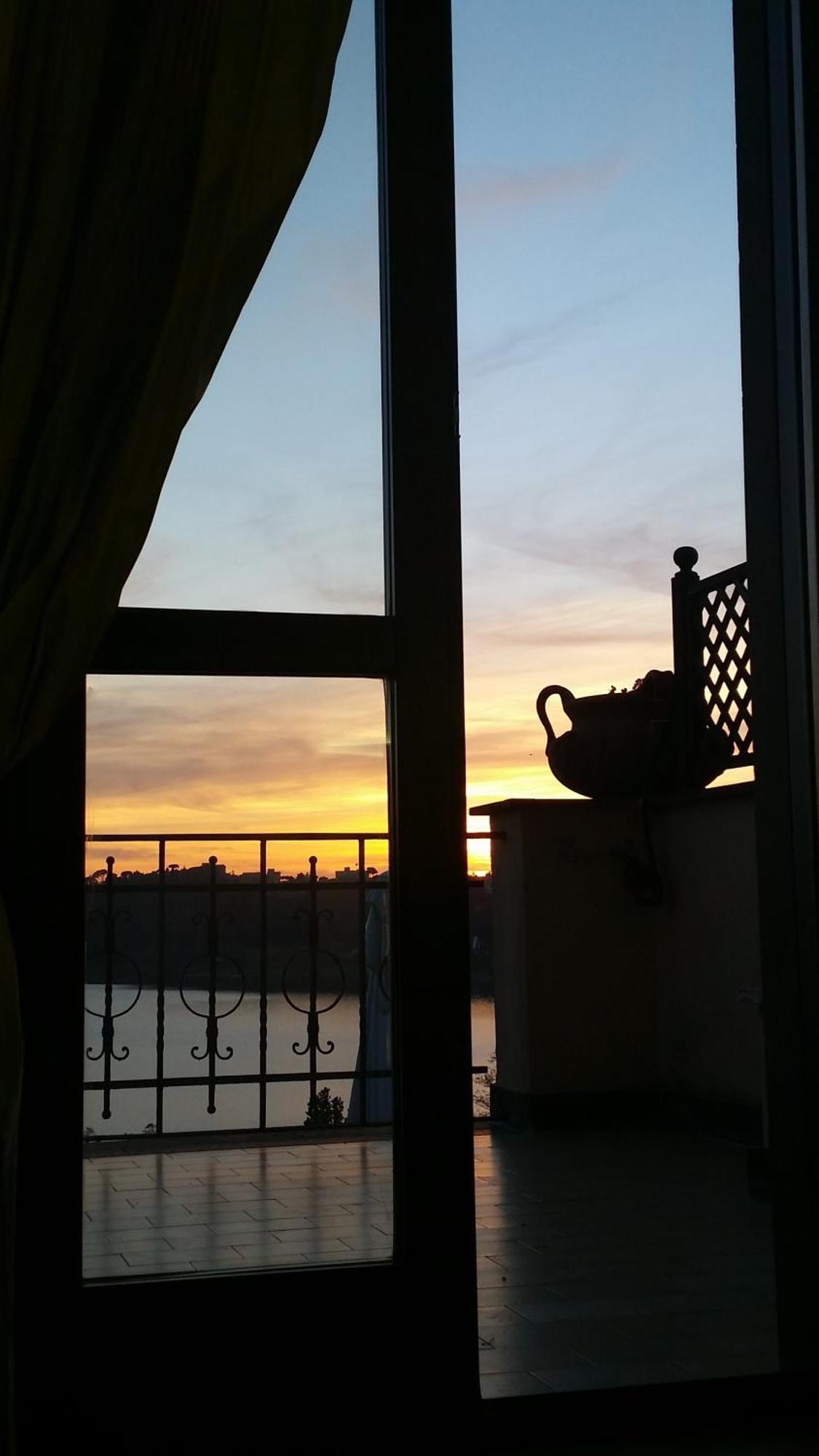 Camera Matrimoniale con Vista Lago