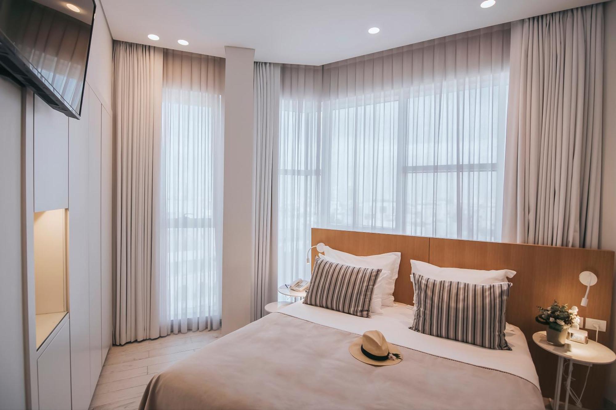 Suite with City View