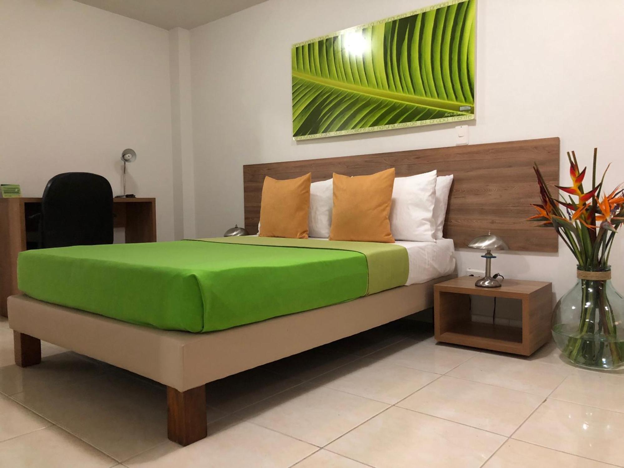 Deluxe Room,1586119587:JPEG