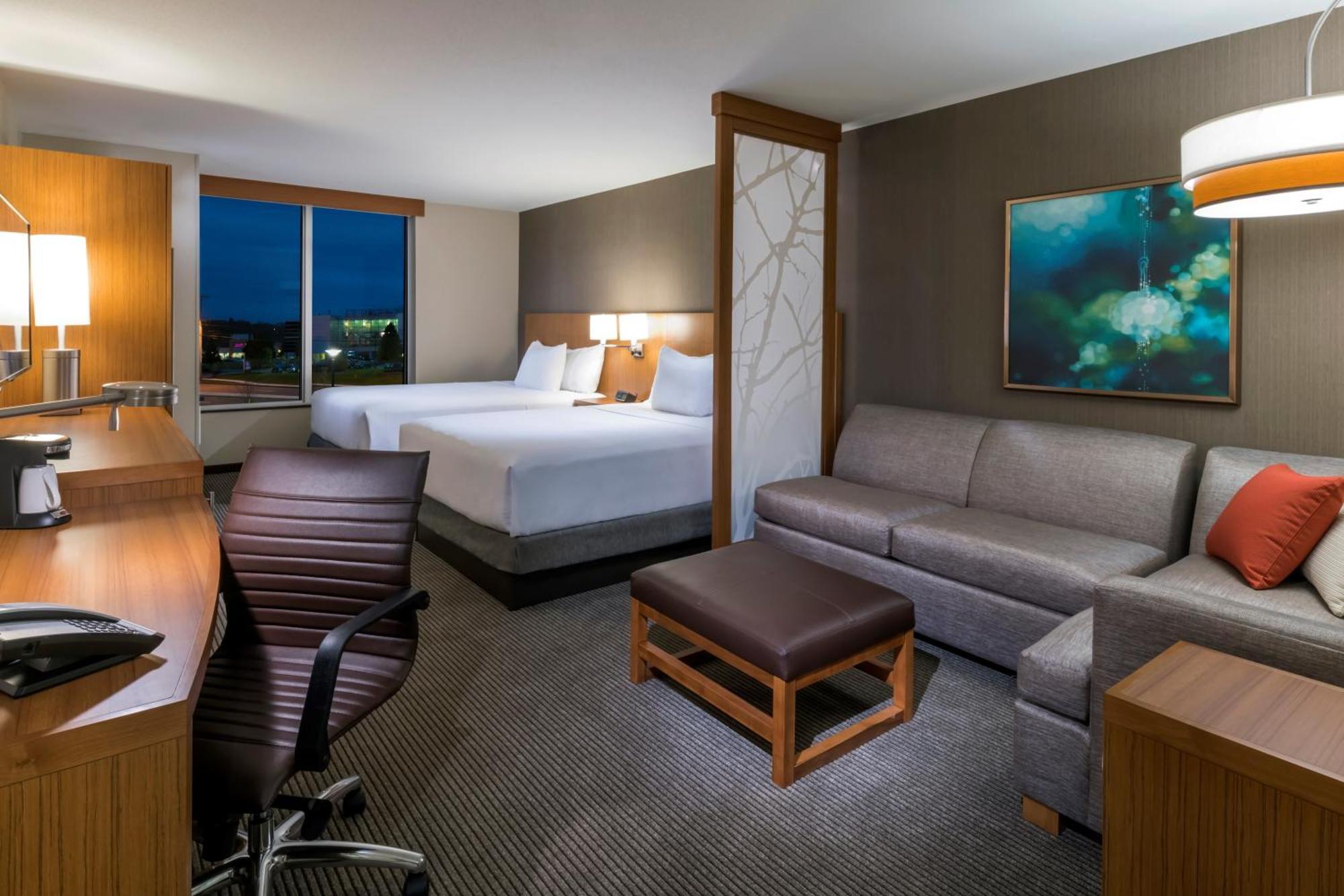 Queen Room with Two Queen Beds and Sofa Bed - High Floor