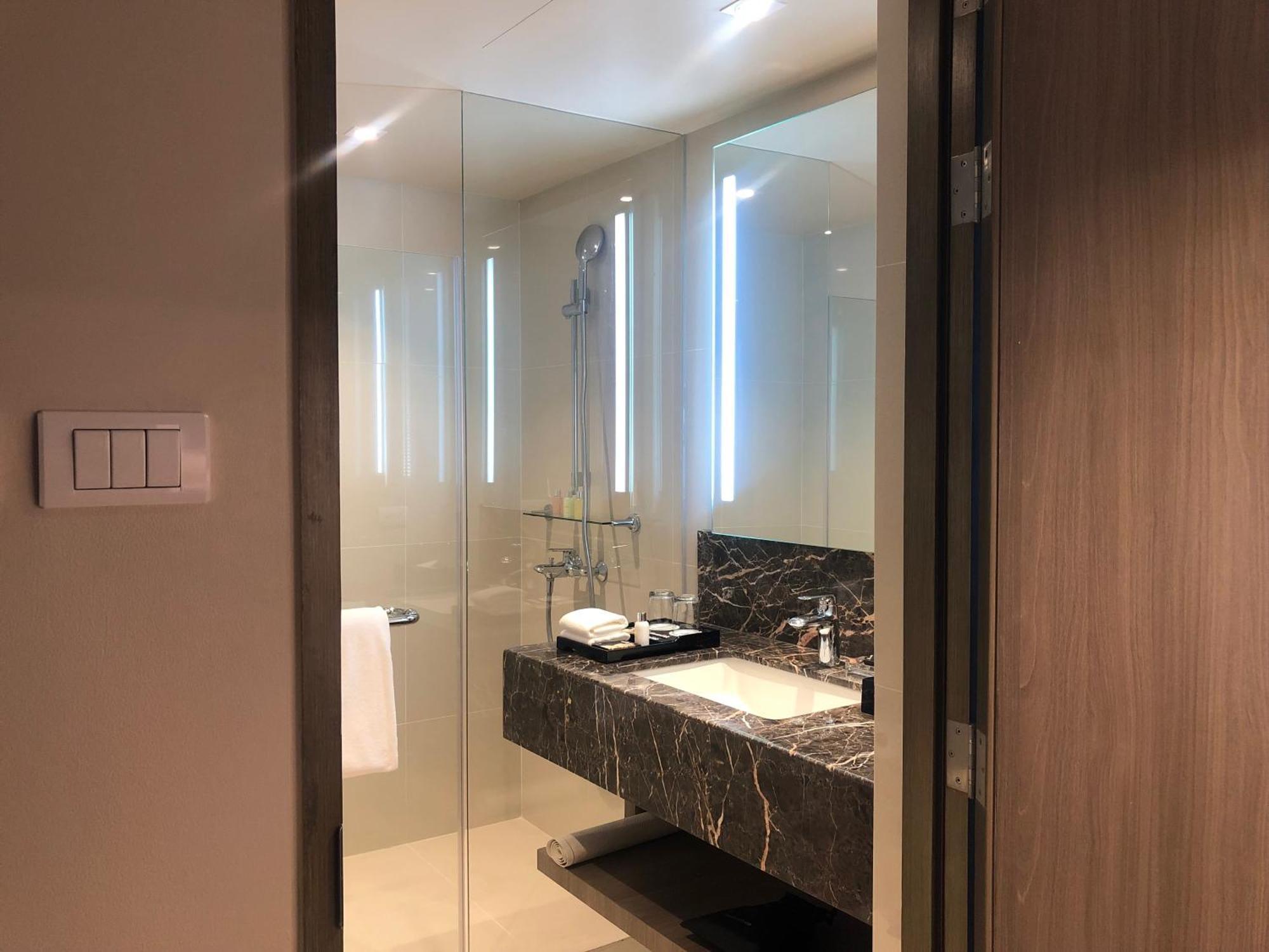 1 King Bed Studio Room Kitchenette