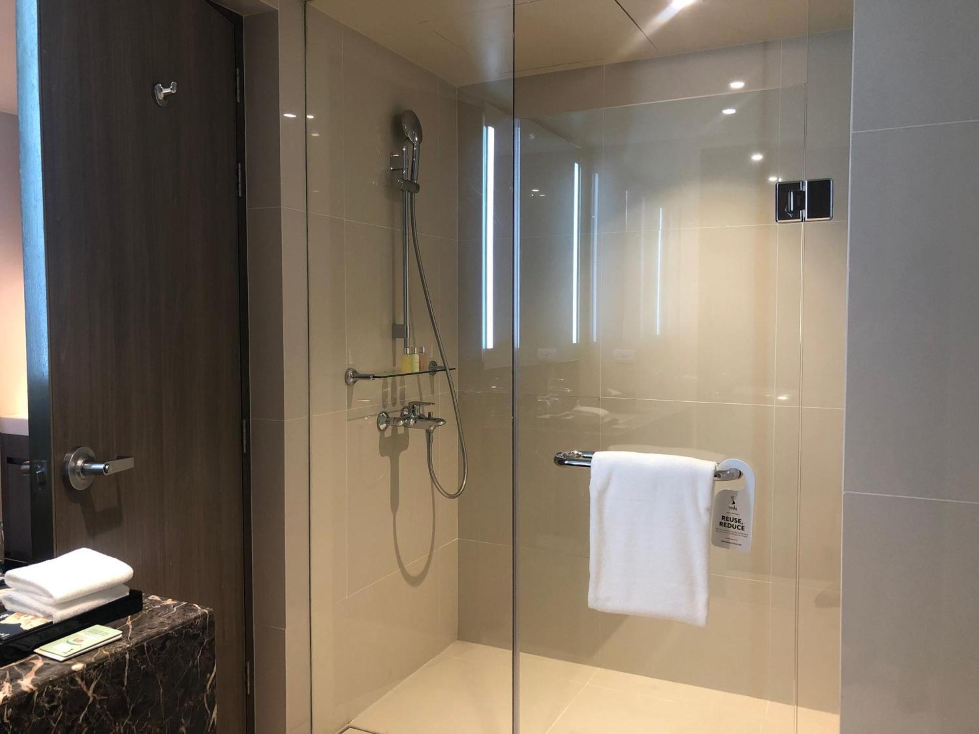 1 King Bed Studio Room Kitchenette