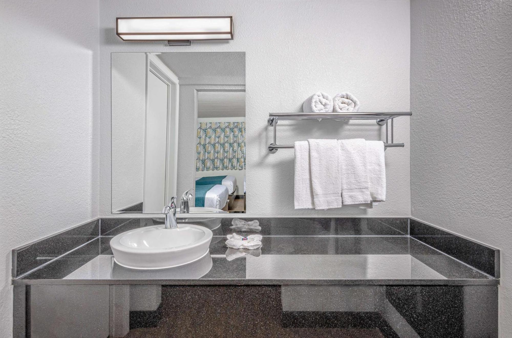 Queen Room with Two Queen Beds - Disability Access - Non-Smoking