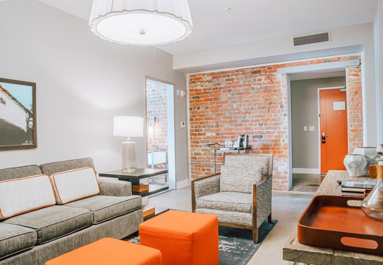 Deluxe King Suite