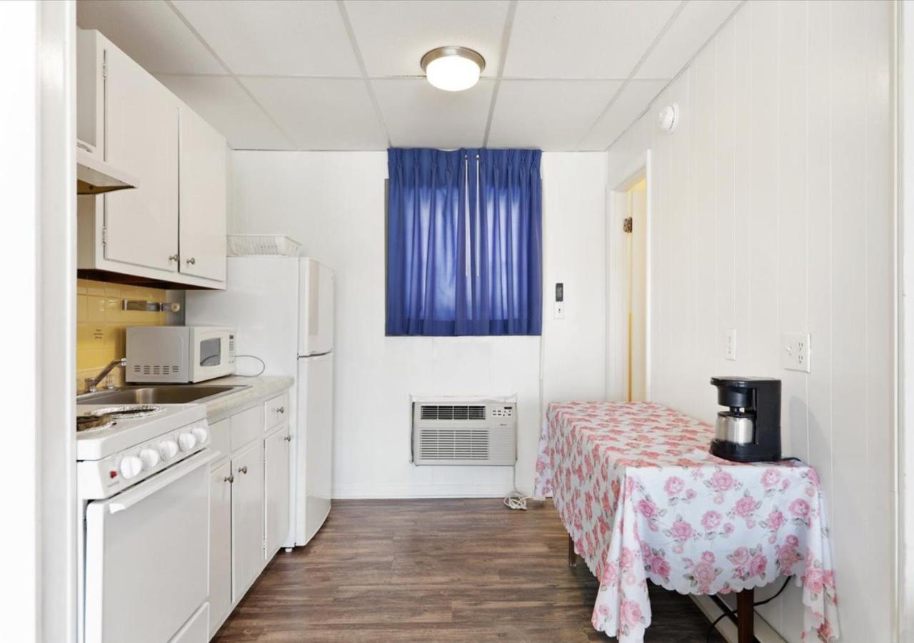 Efficiency Room Two Double Beds