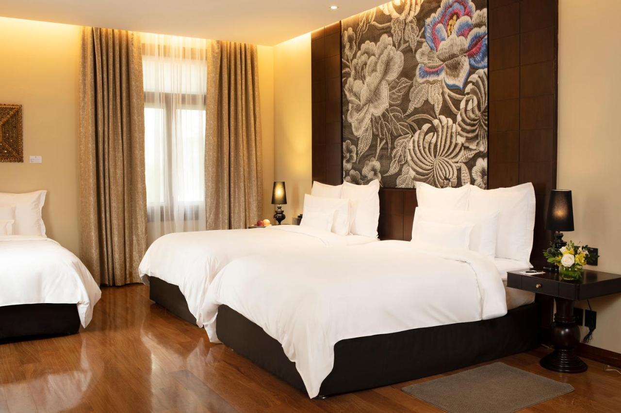 Novo Quarto Grand Clássico com 2 Camas de Casal
