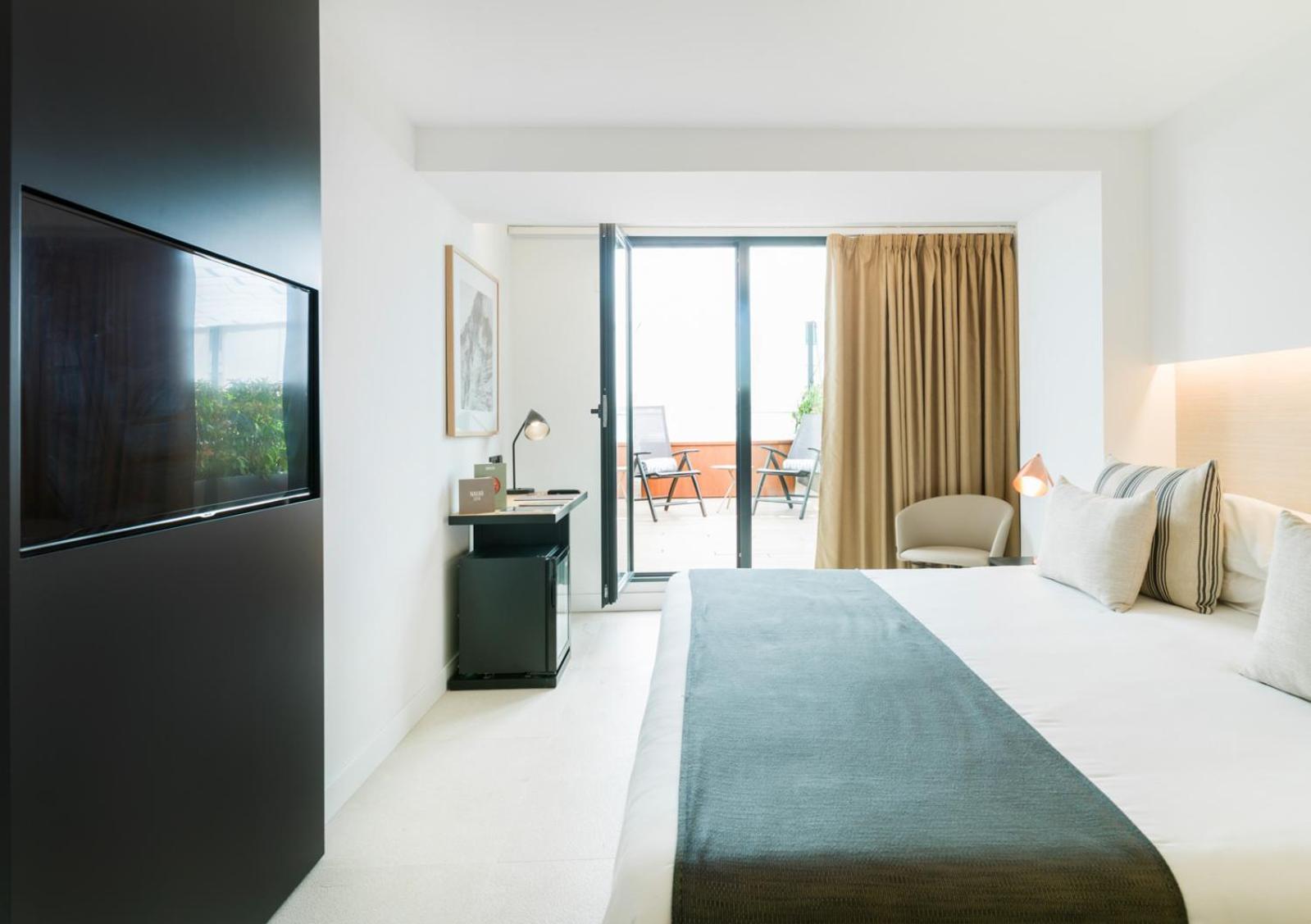 Deluxe Double or Twin Room Spa Bath Patio