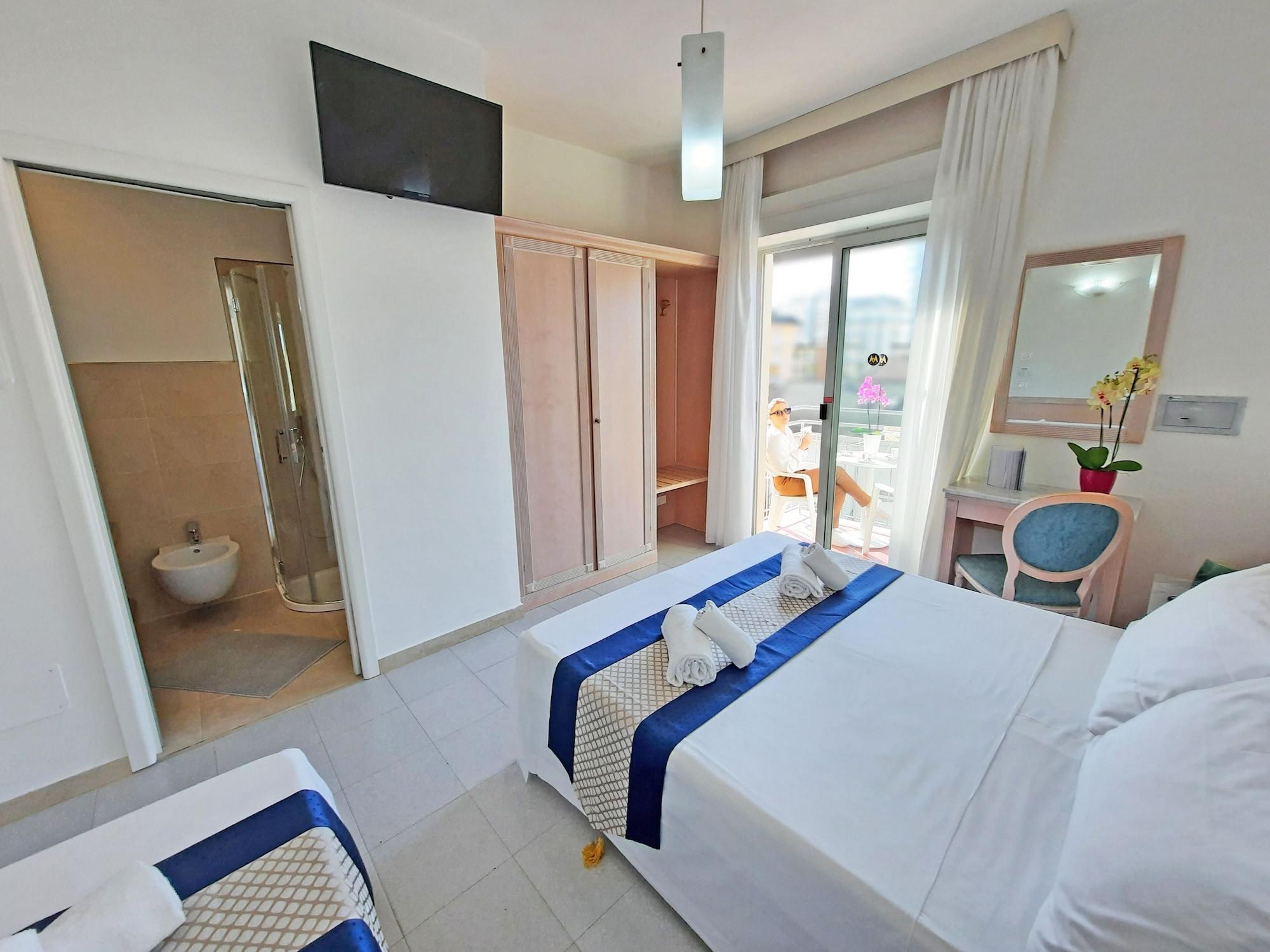Triple Room Partial Sea View