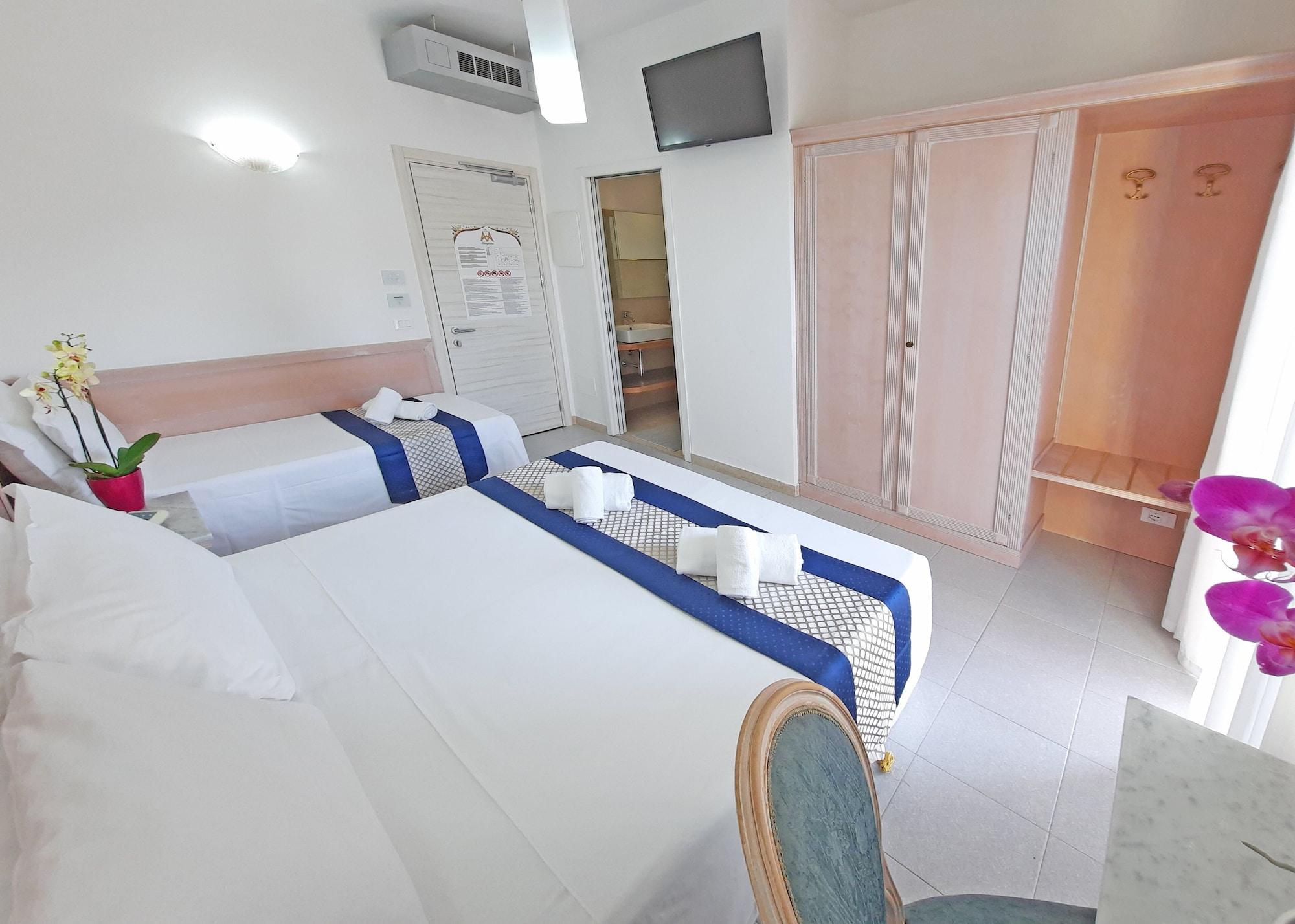 Triple Room Partial Sea View